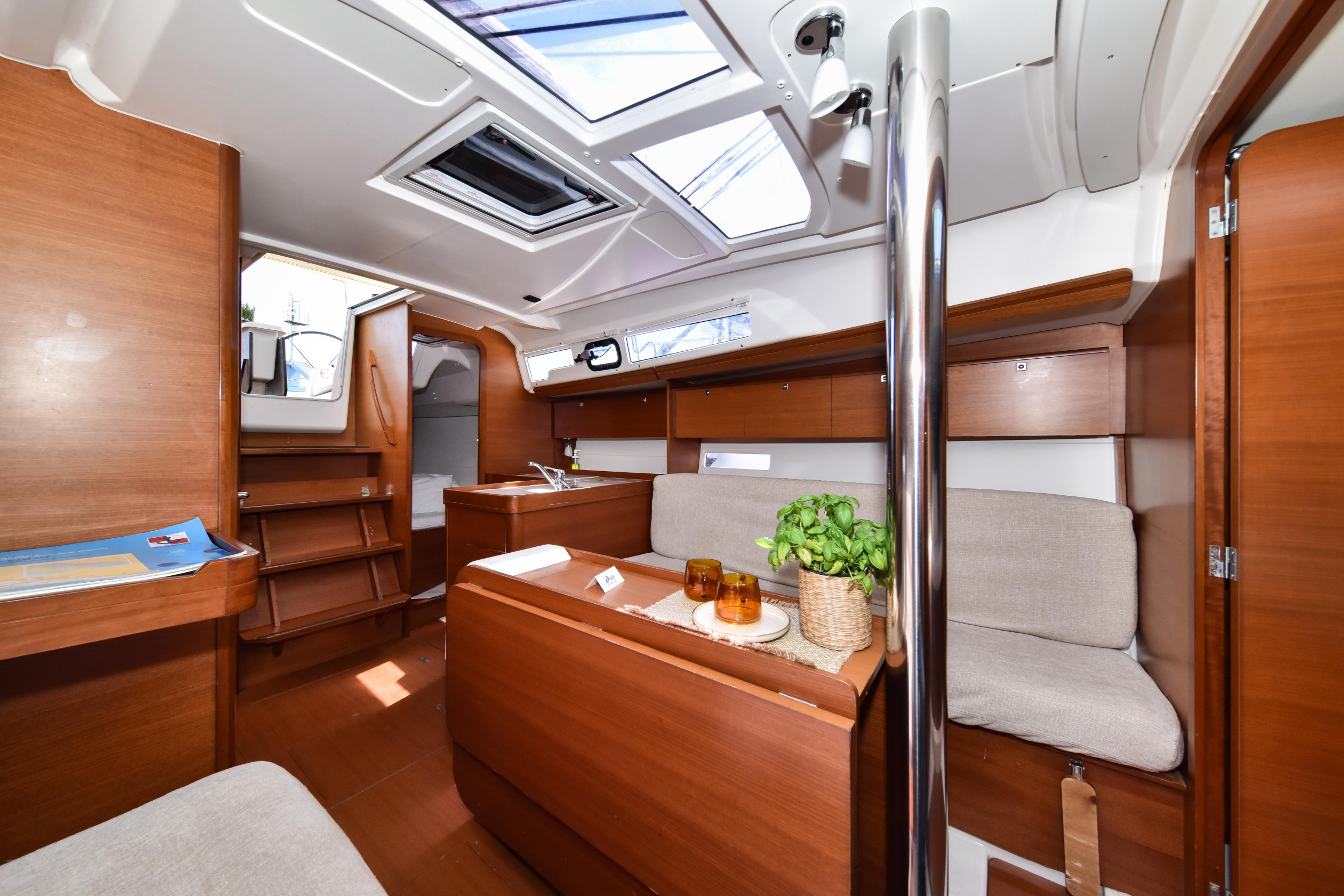 Dufour 350 GL — photo 37