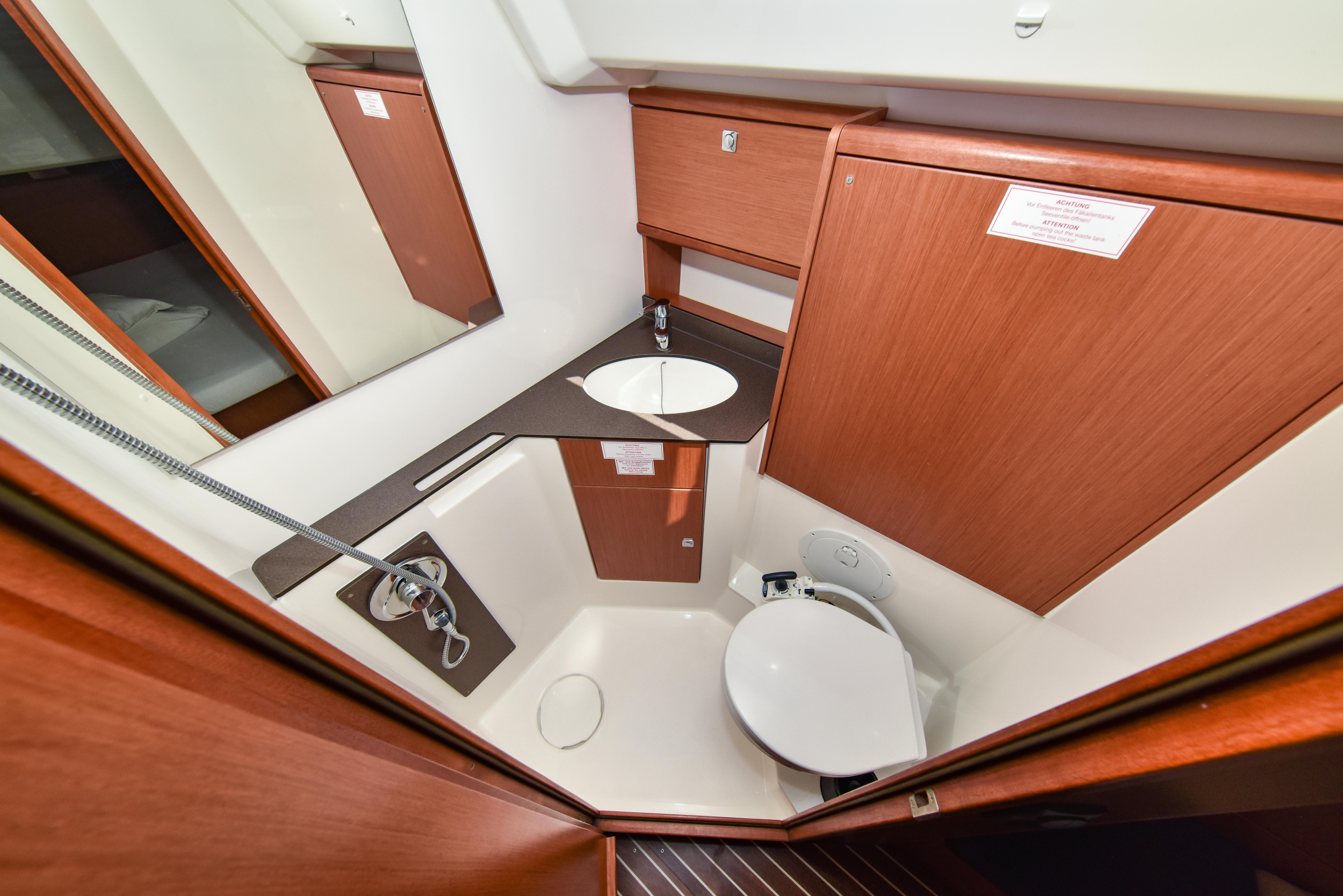Bavaria Cruiser 46 — photo 35