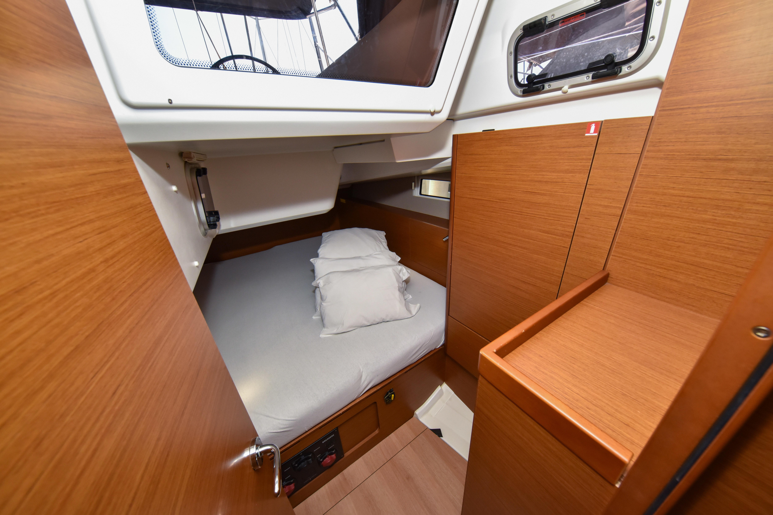 Sun Odyssey 490 — photo 36
