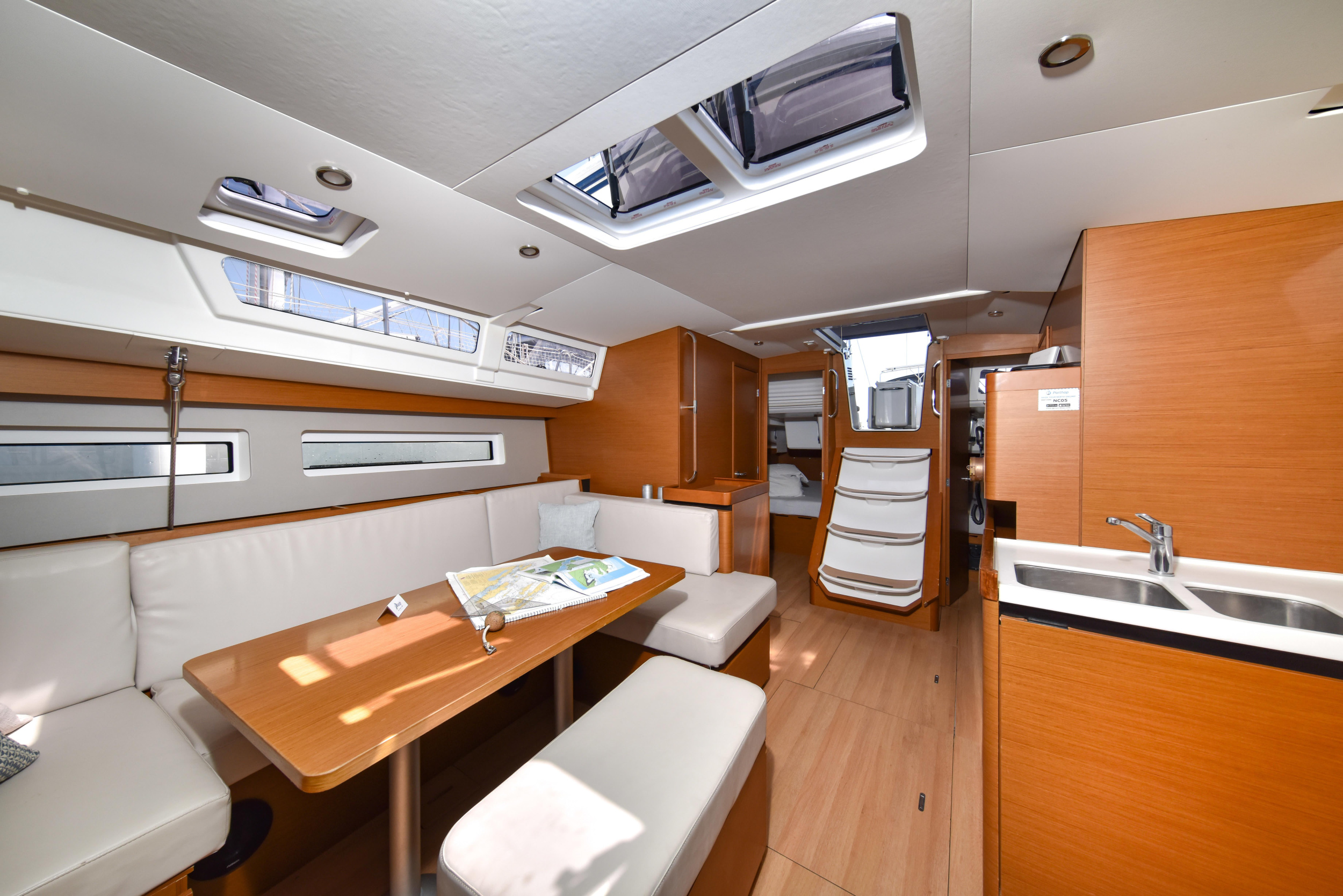 Sun Odyssey 490 — photo 8