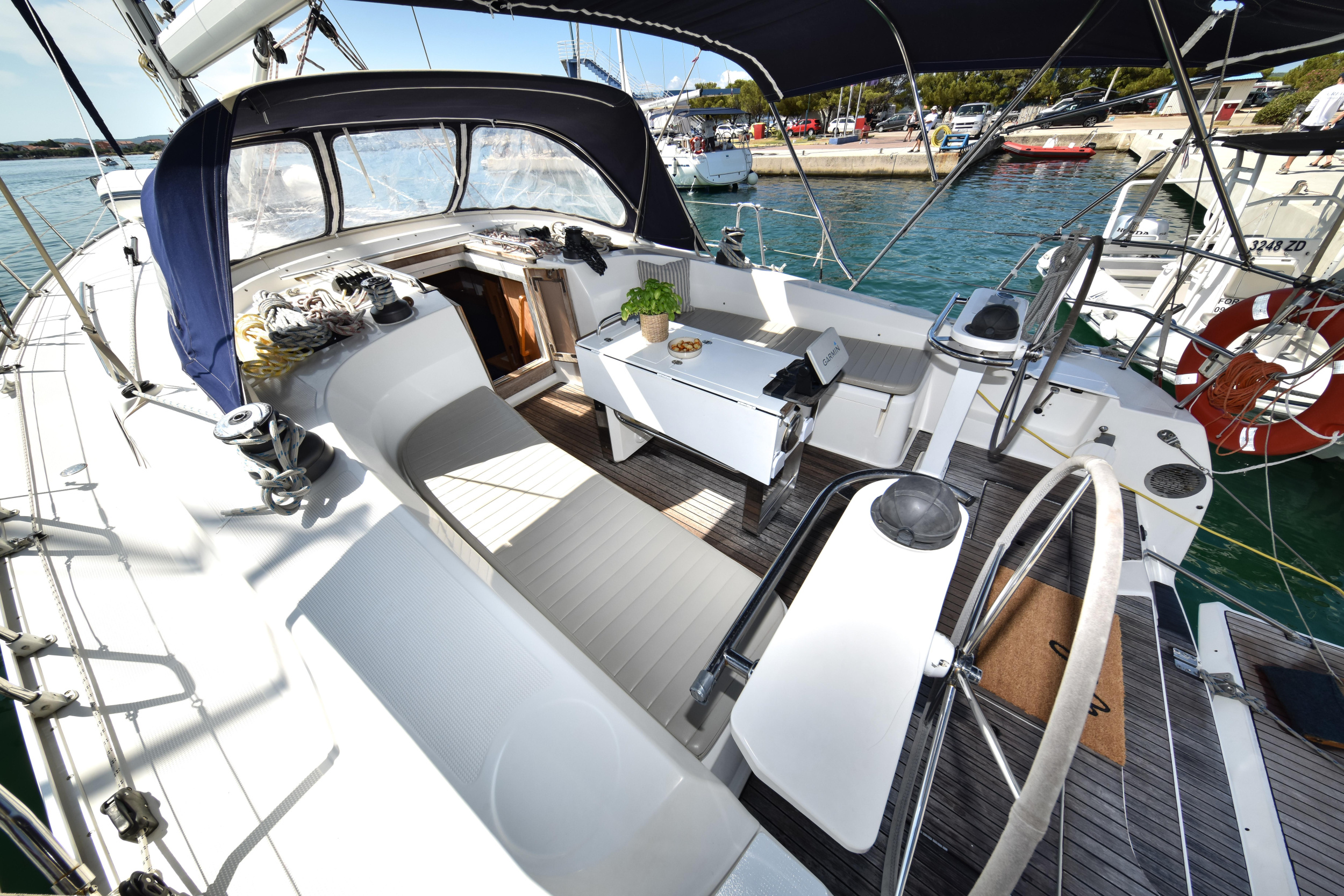 Bavaria 45 Cruiser — photo 3