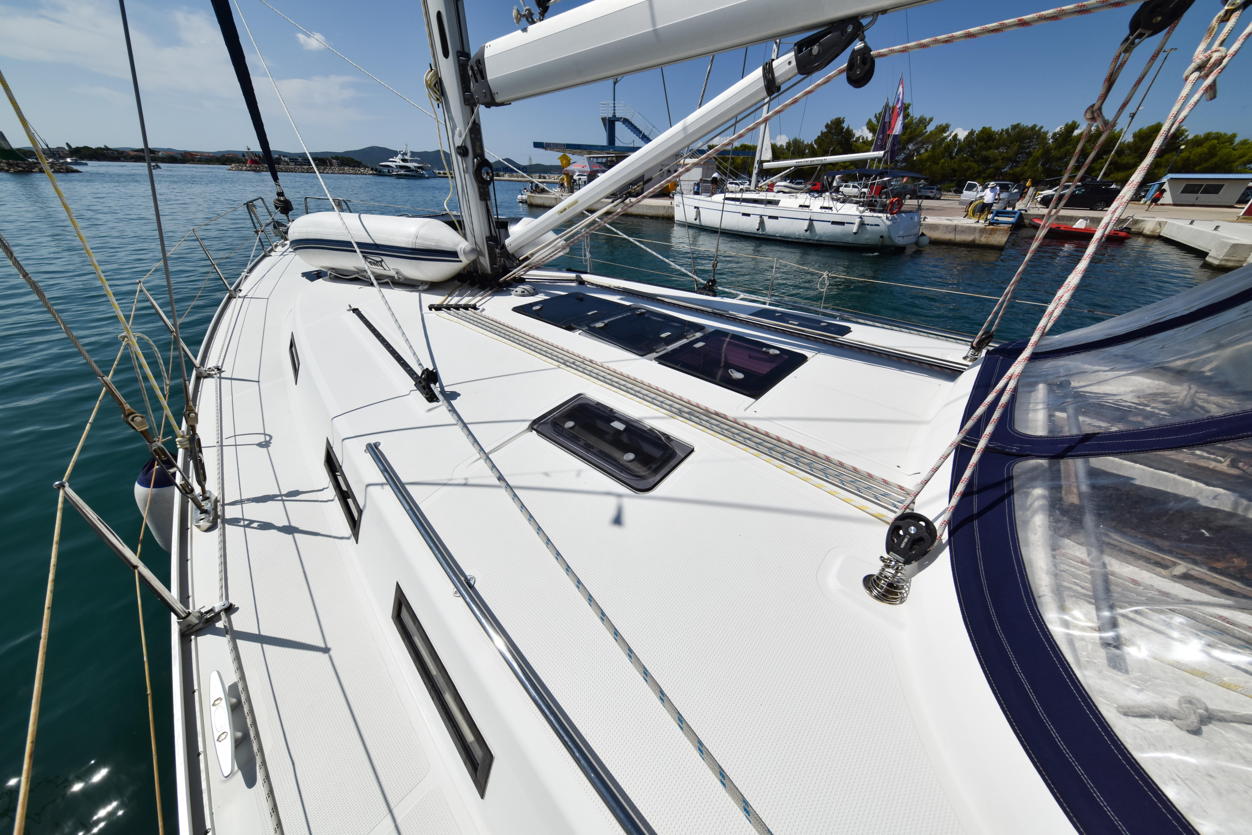 Bavaria 45 Cruiser — photo 27