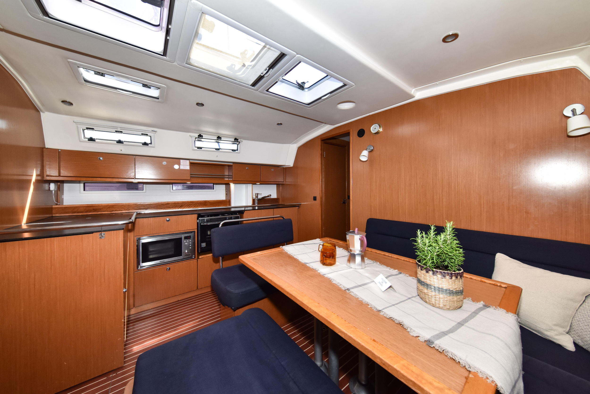 Bavaria 45 Cruiser — photo 13