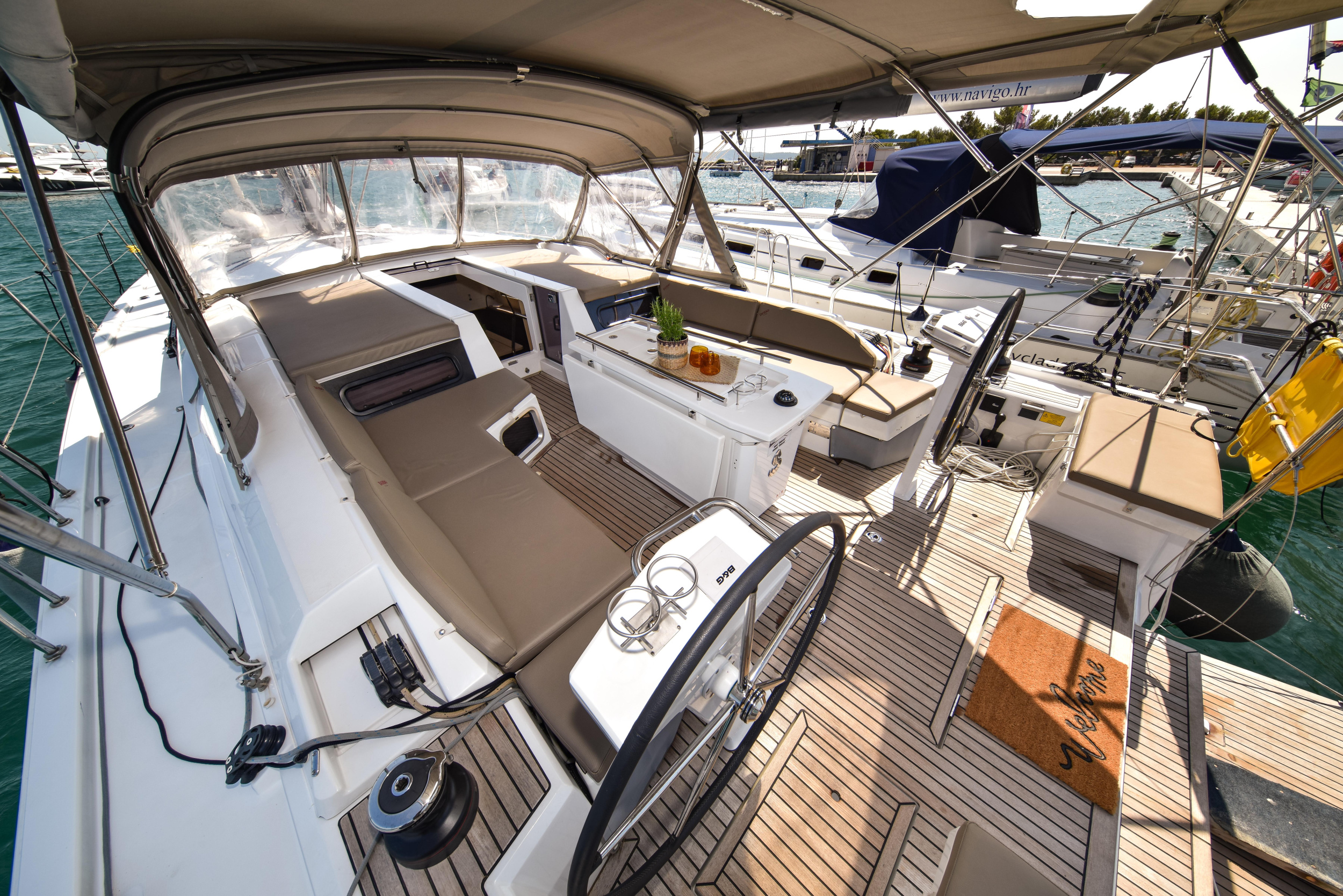 Oceanis 51.1 — photo 47