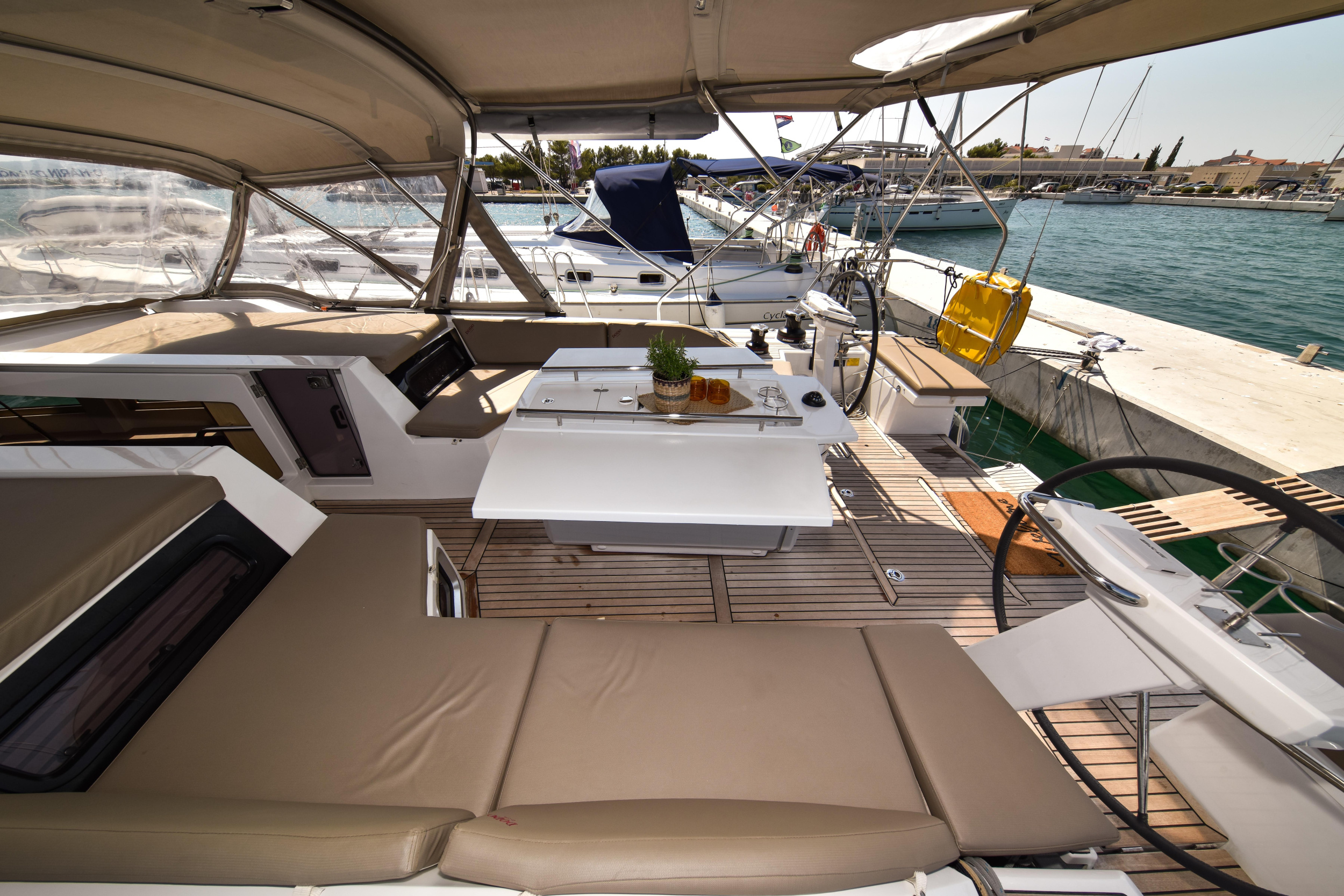 Oceanis 51.1 — photo 14