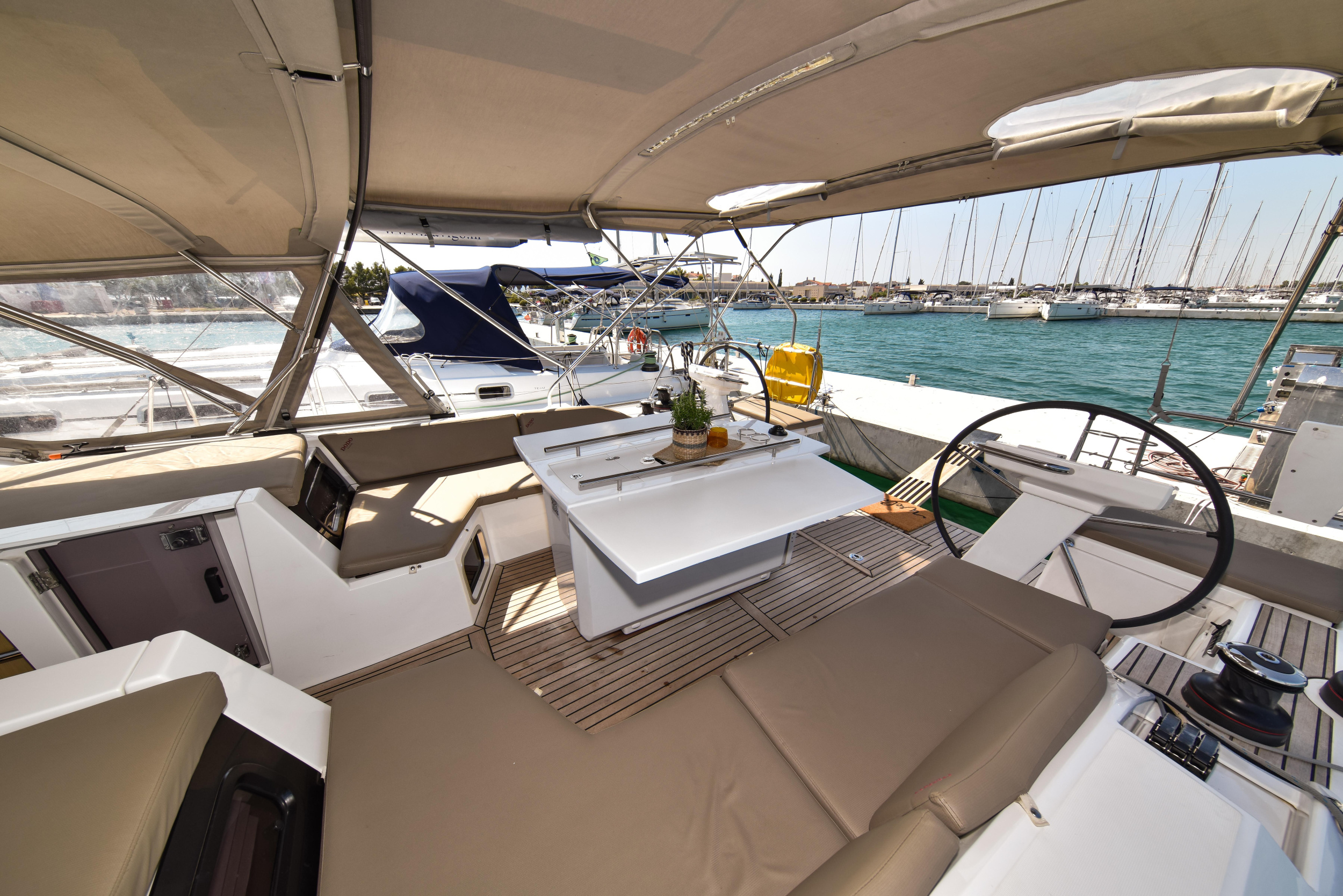 Oceanis 51.1 — photo 37
