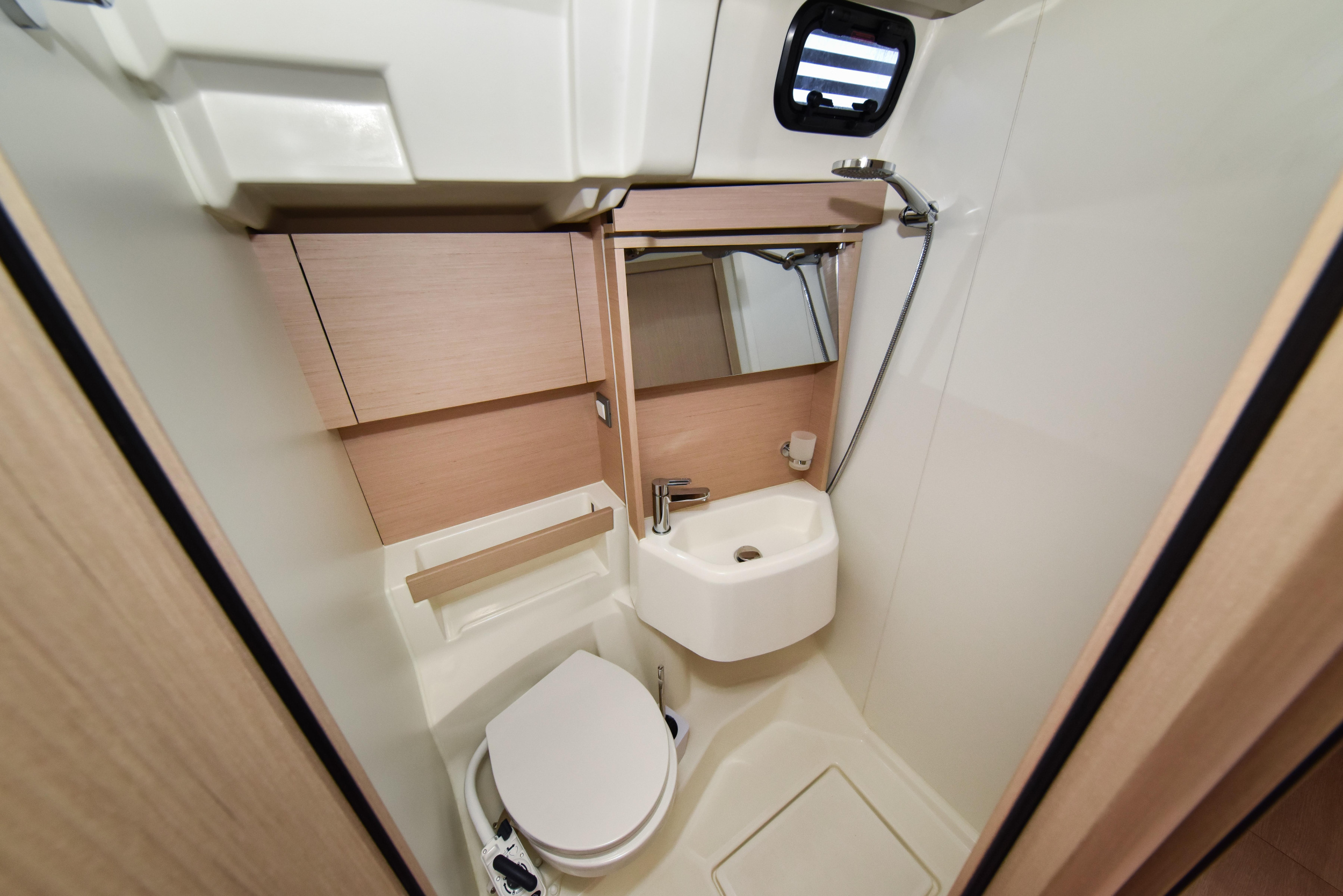 Oceanis 51.1 — photo 26