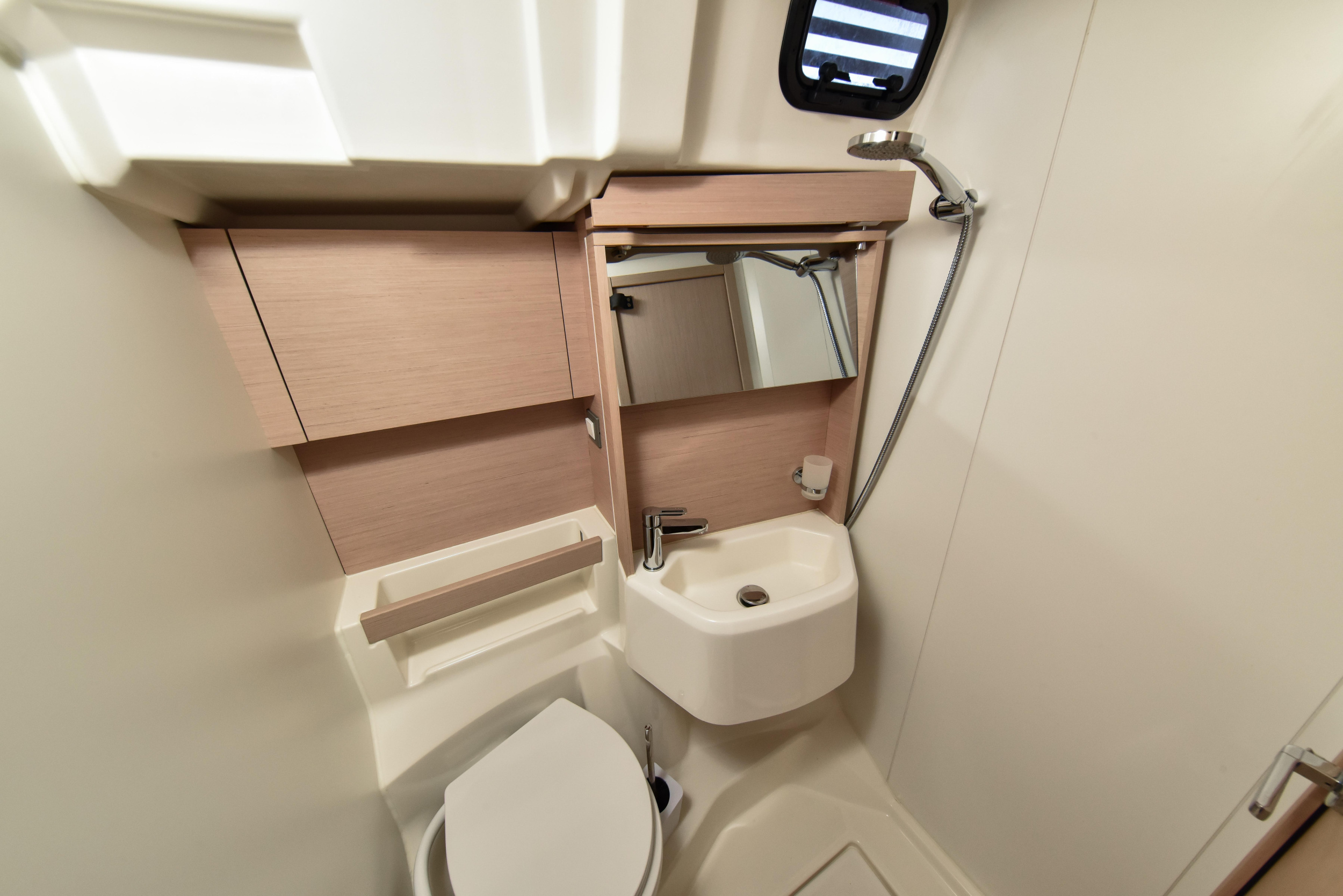 Oceanis 51.1 — photo 40