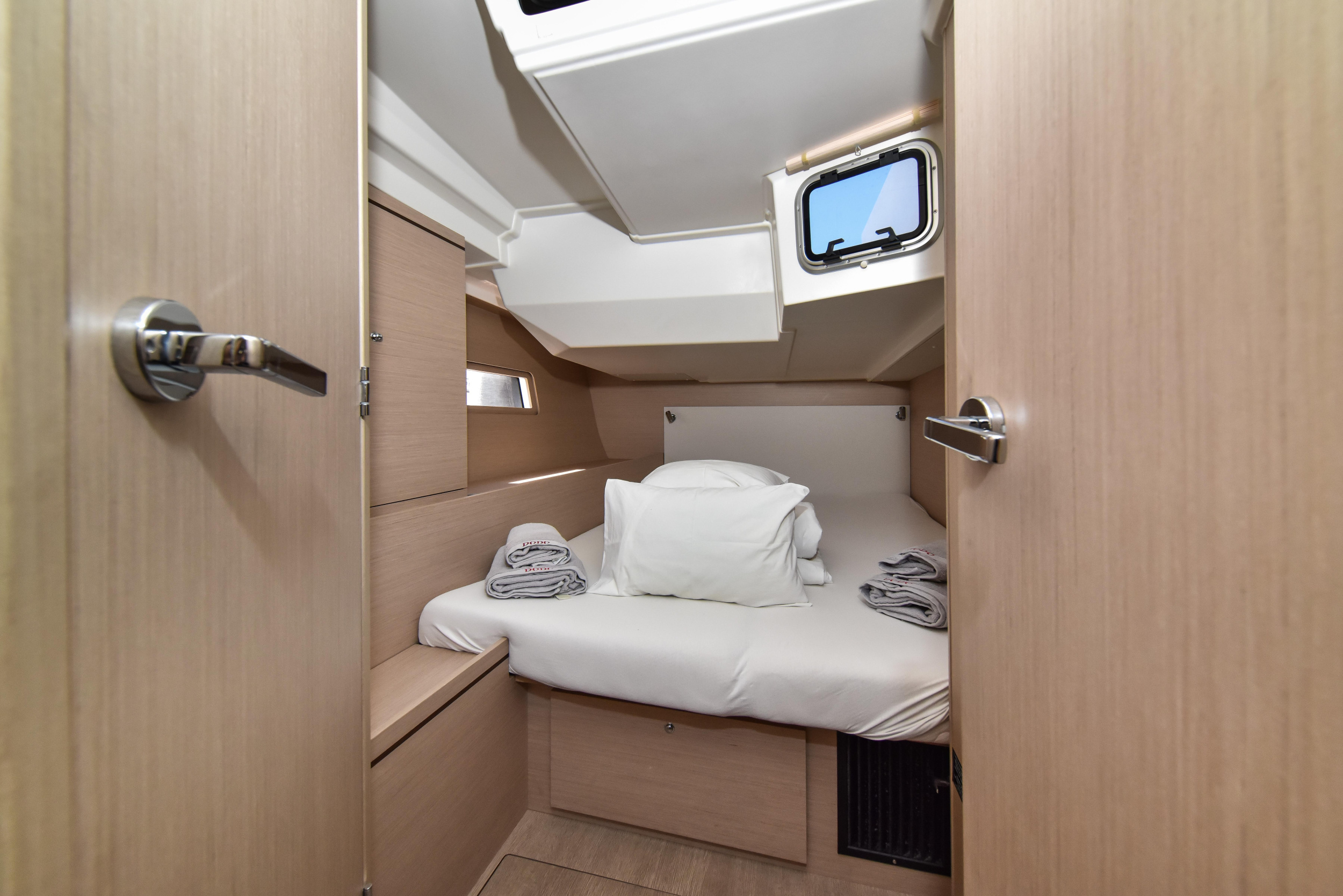 Oceanis 51.1 — photo 16