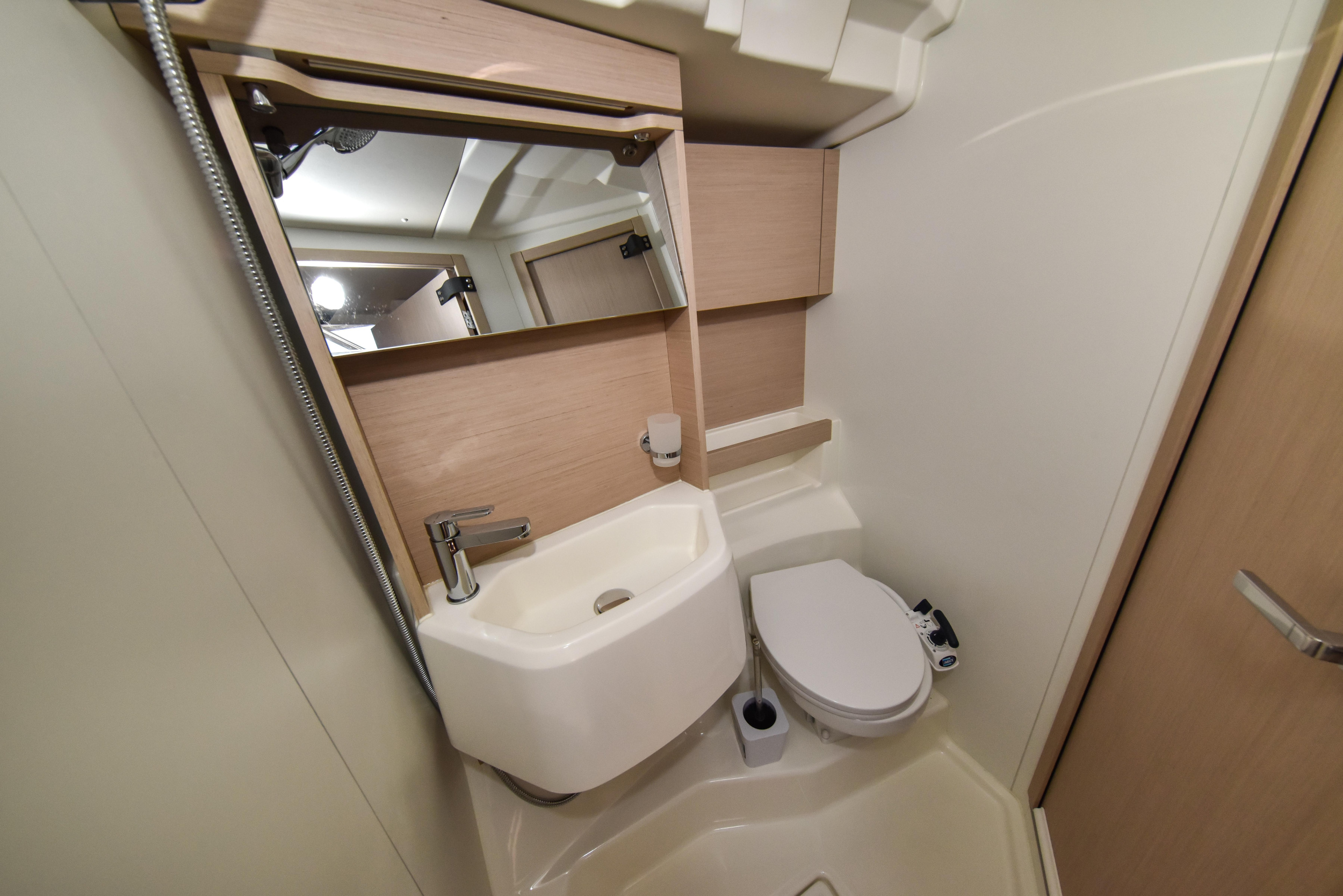 Oceanis 51.1 — photo 11