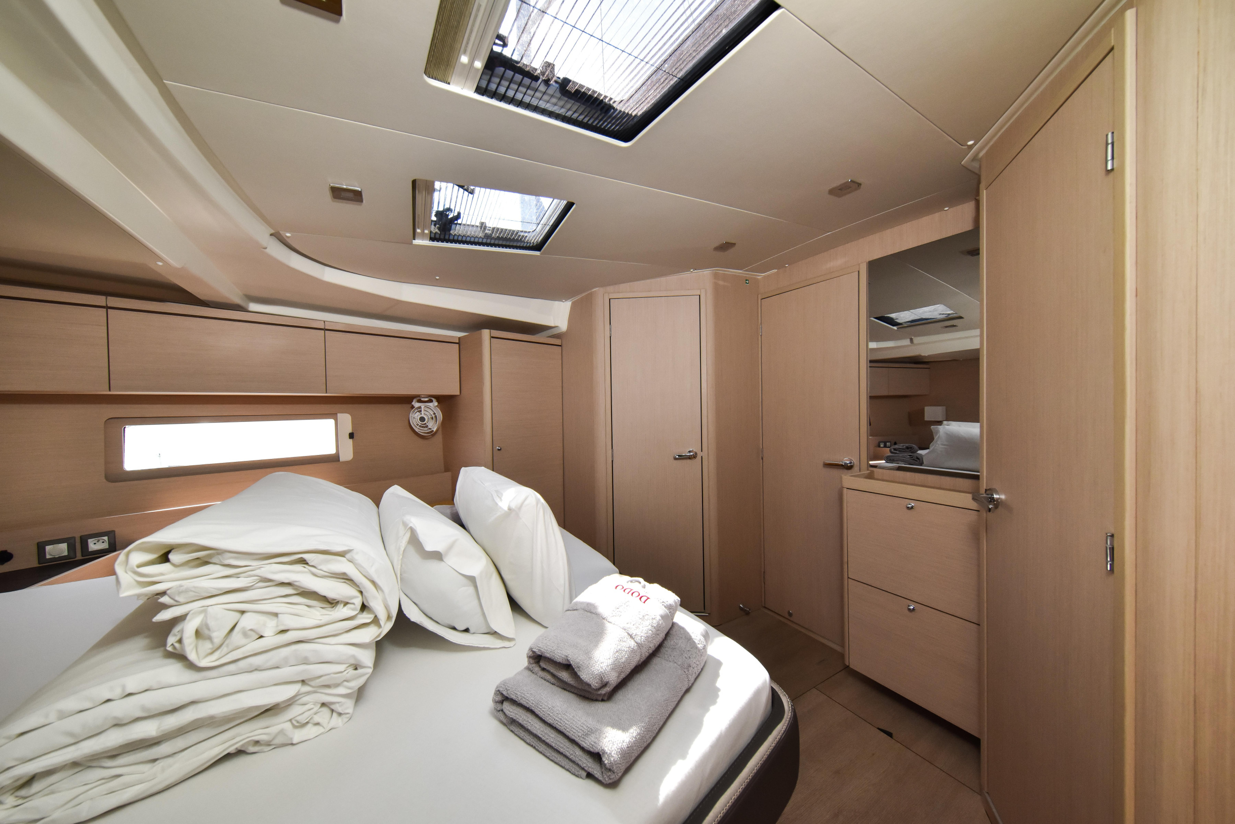 Oceanis 51.1 — photo 17