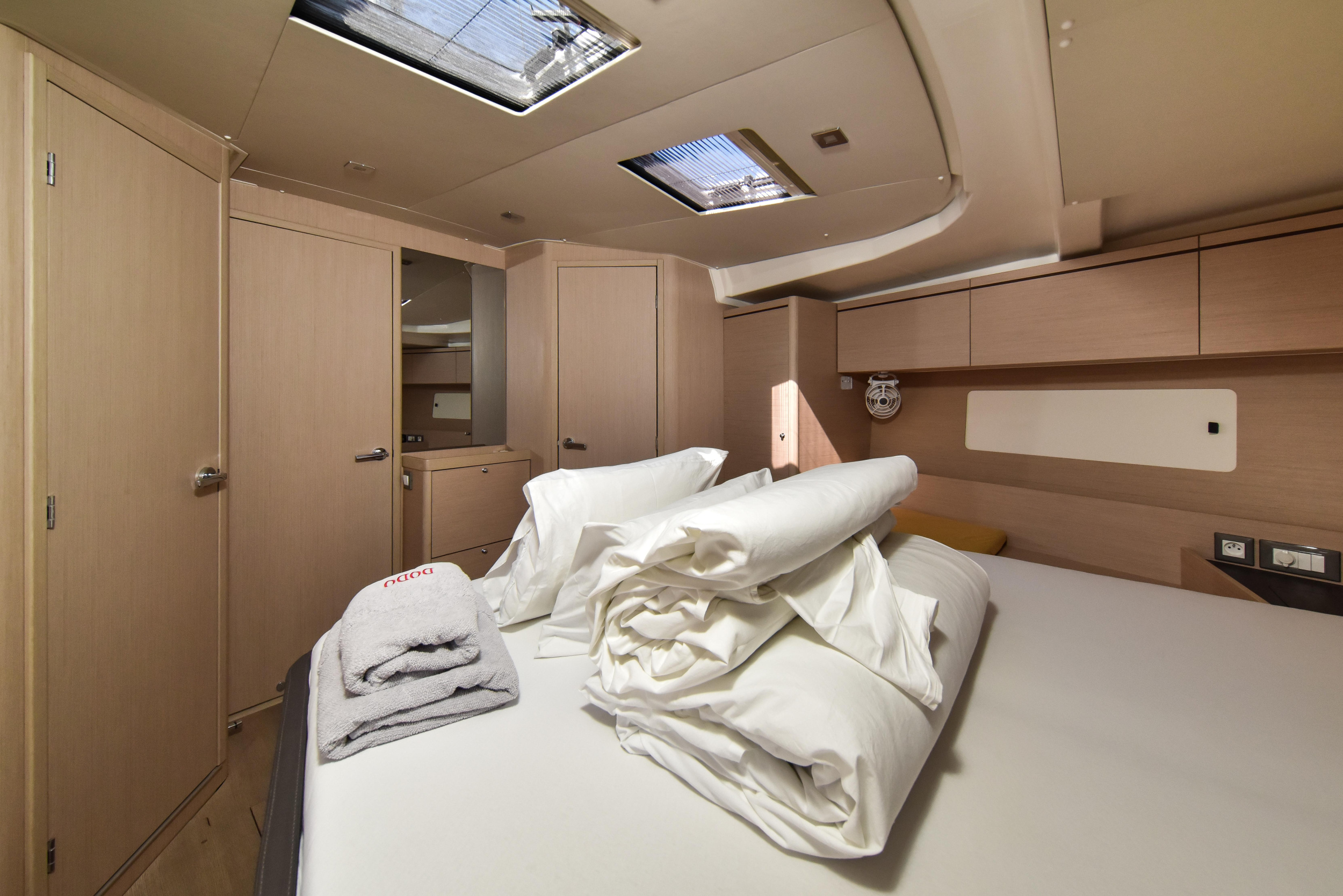 Oceanis 51.1 — photo 23