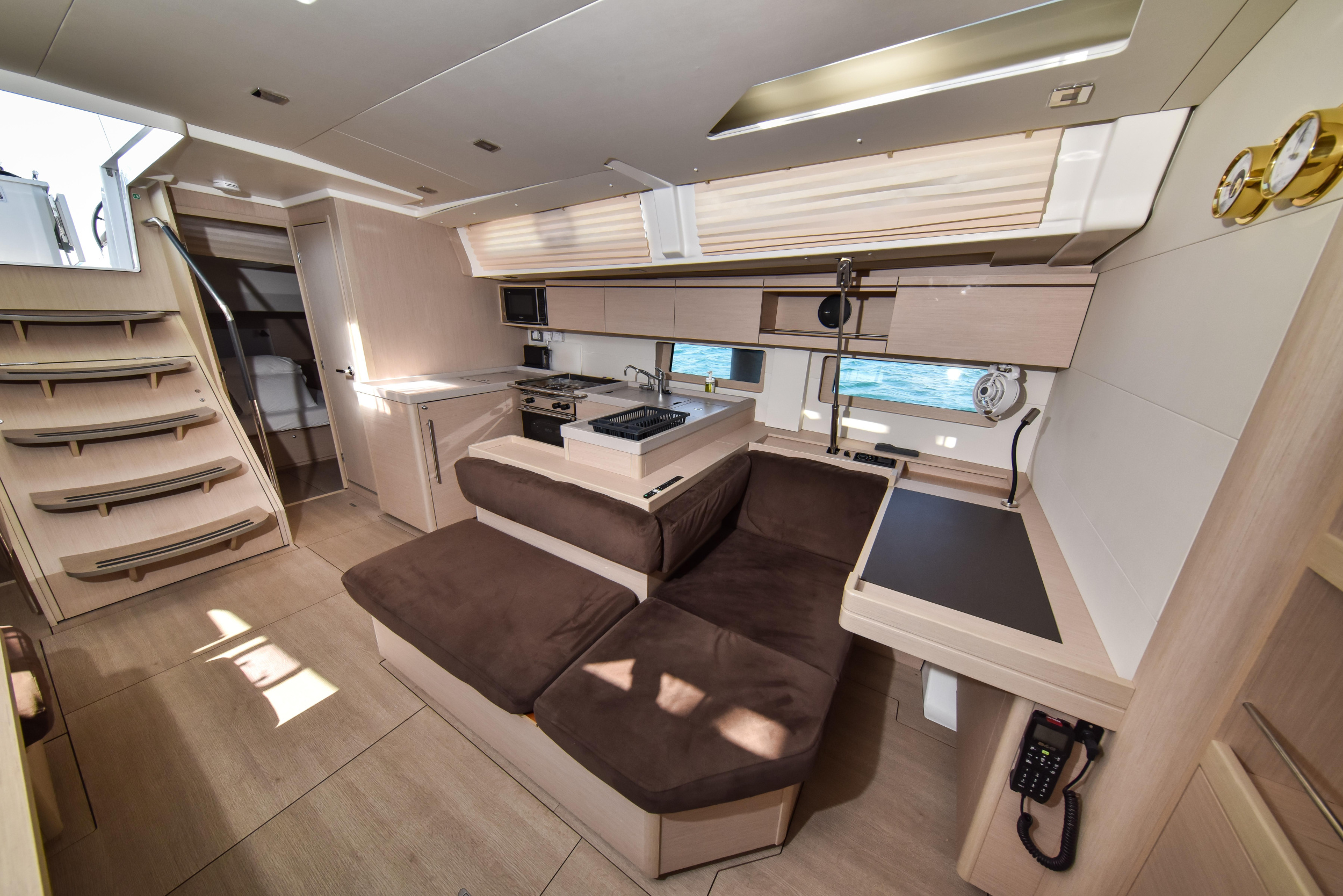 Oceanis 51.1 — photo 35