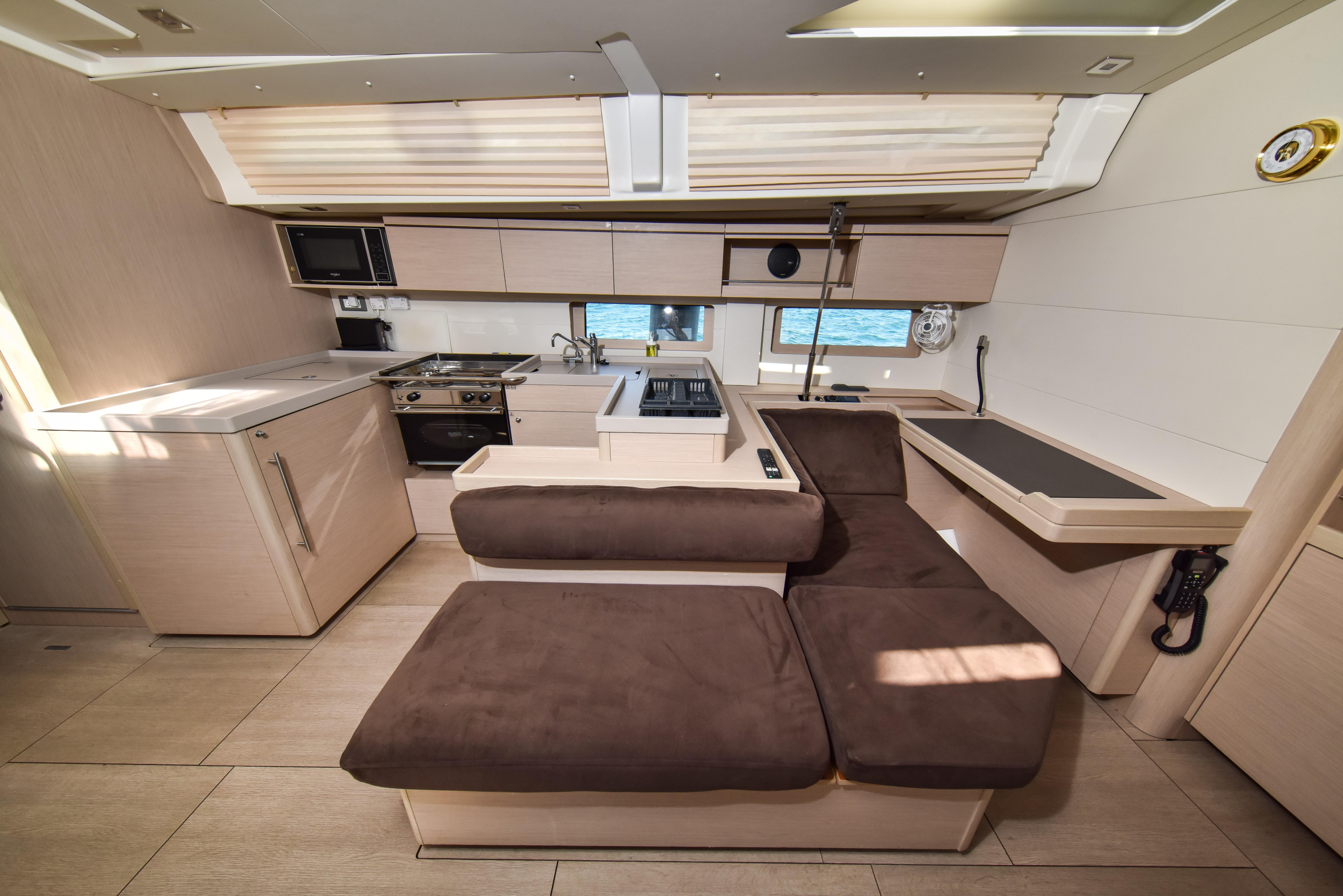 Oceanis 51.1 — photo 25