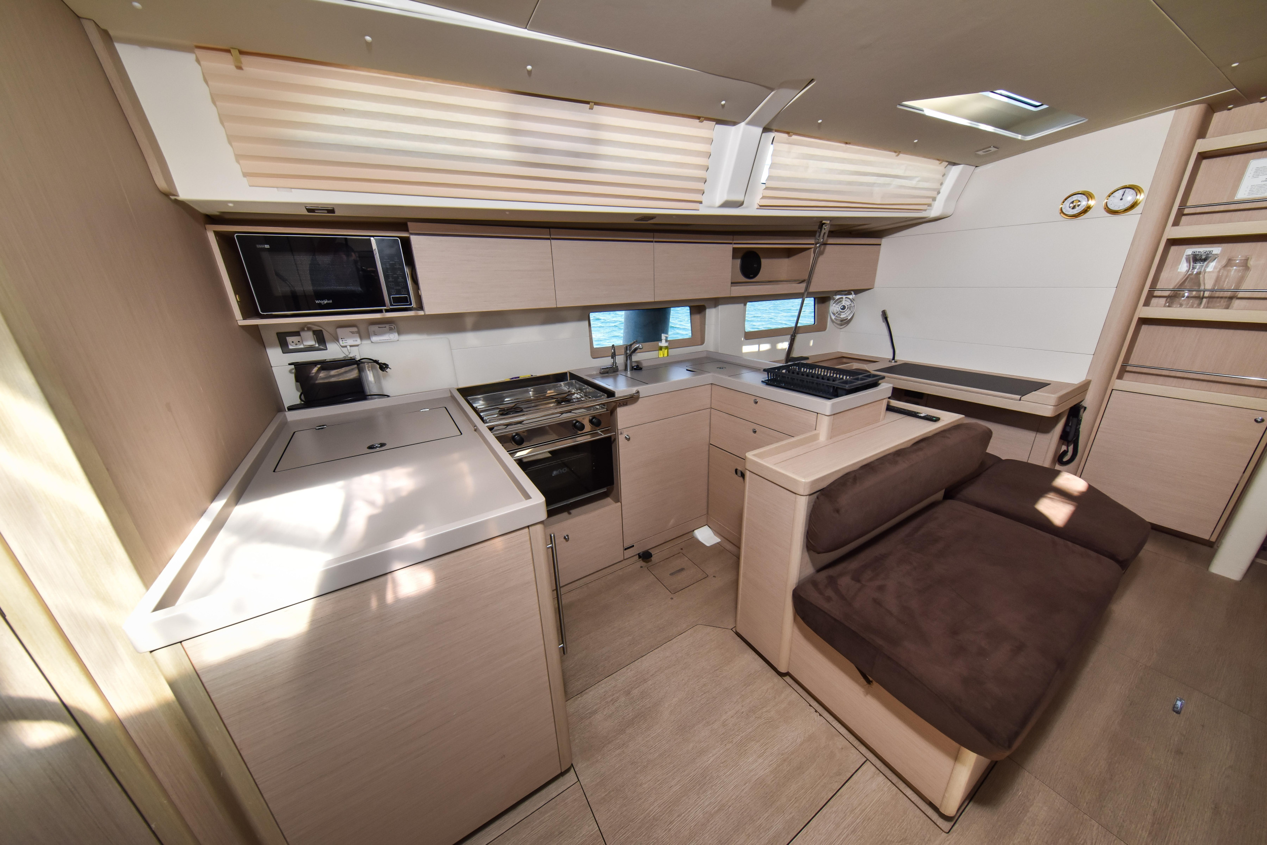 Oceanis 51.1 — photo 36
