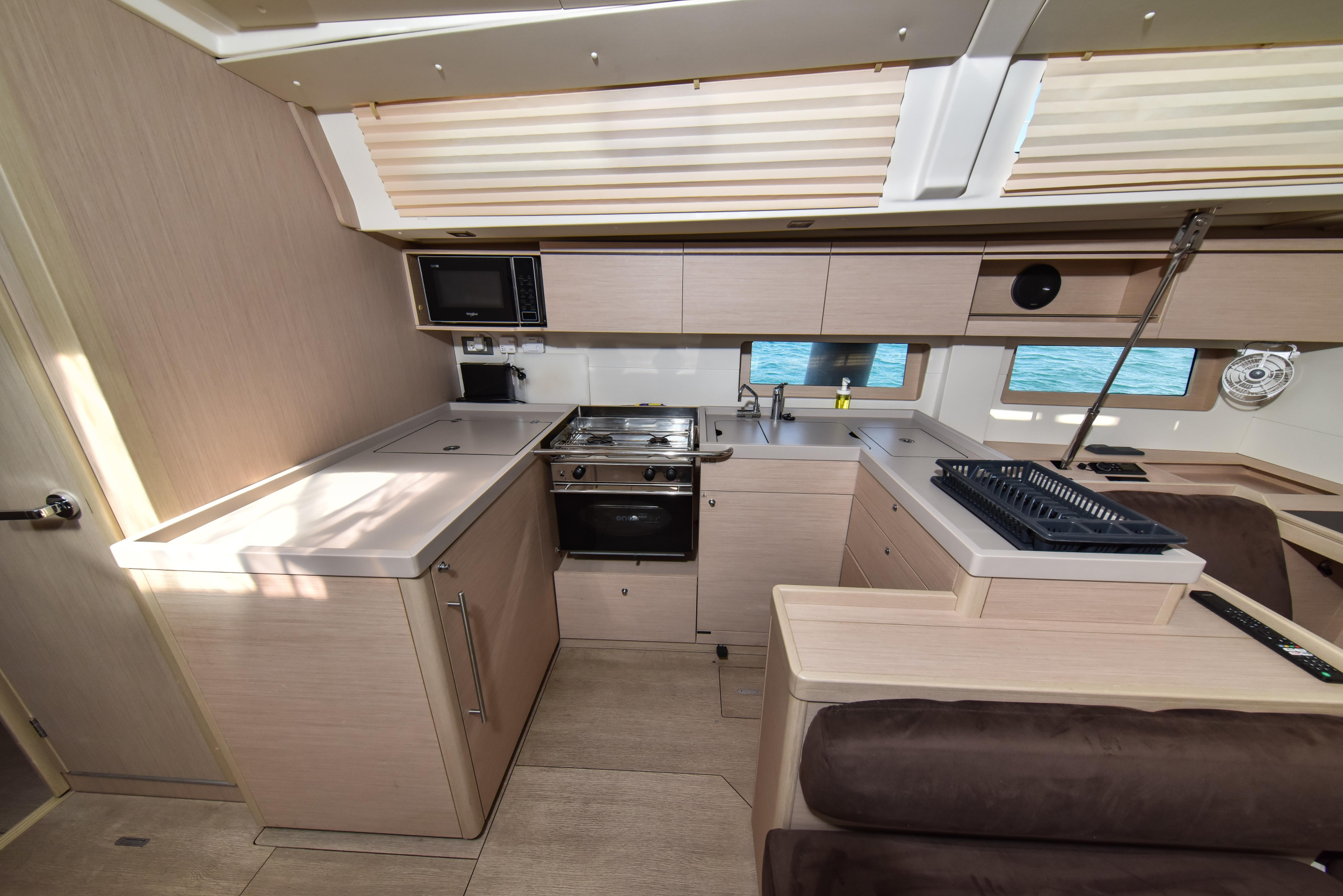 Oceanis 51.1 — photo 30