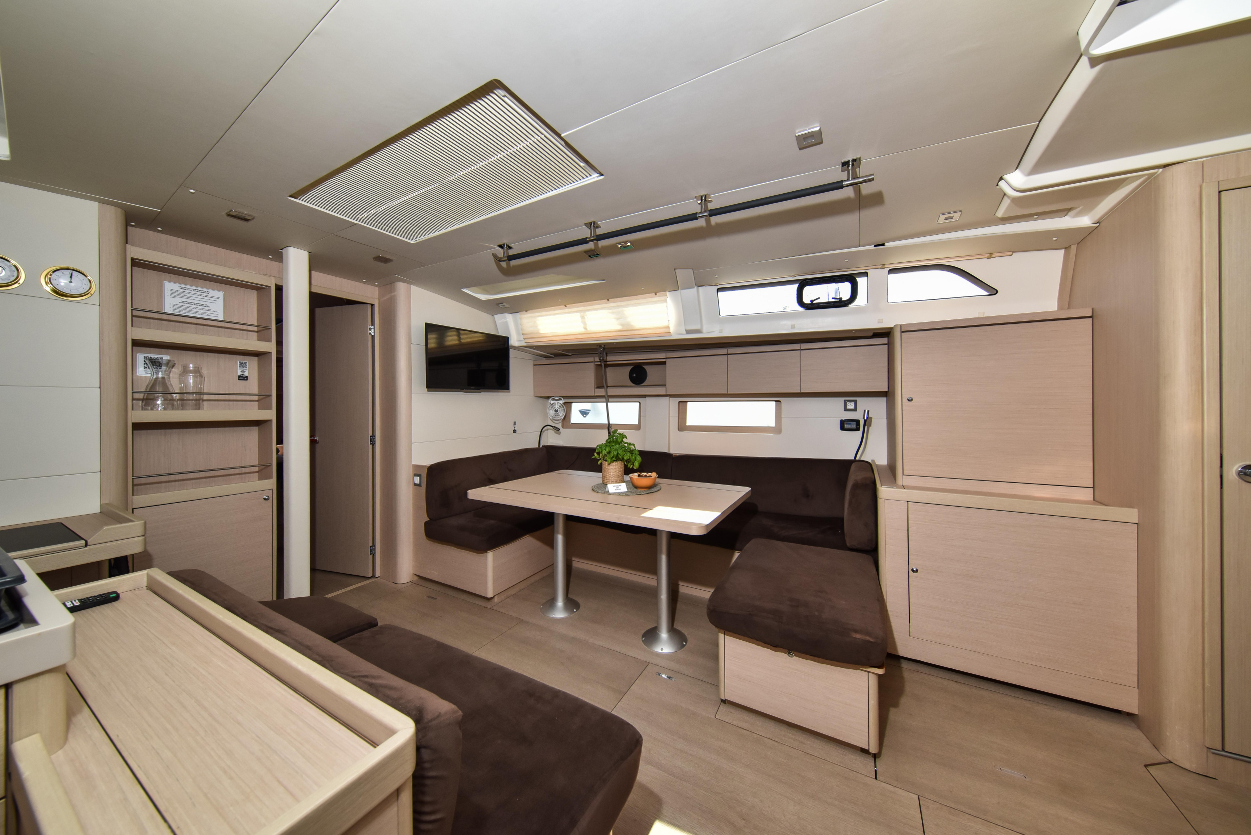 Oceanis 51.1 — photo 28