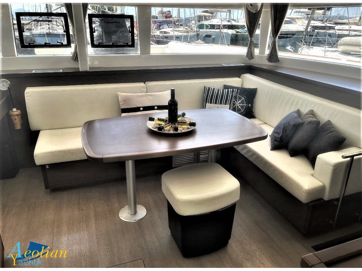 Lagoon 450 Flybridge — photo 9