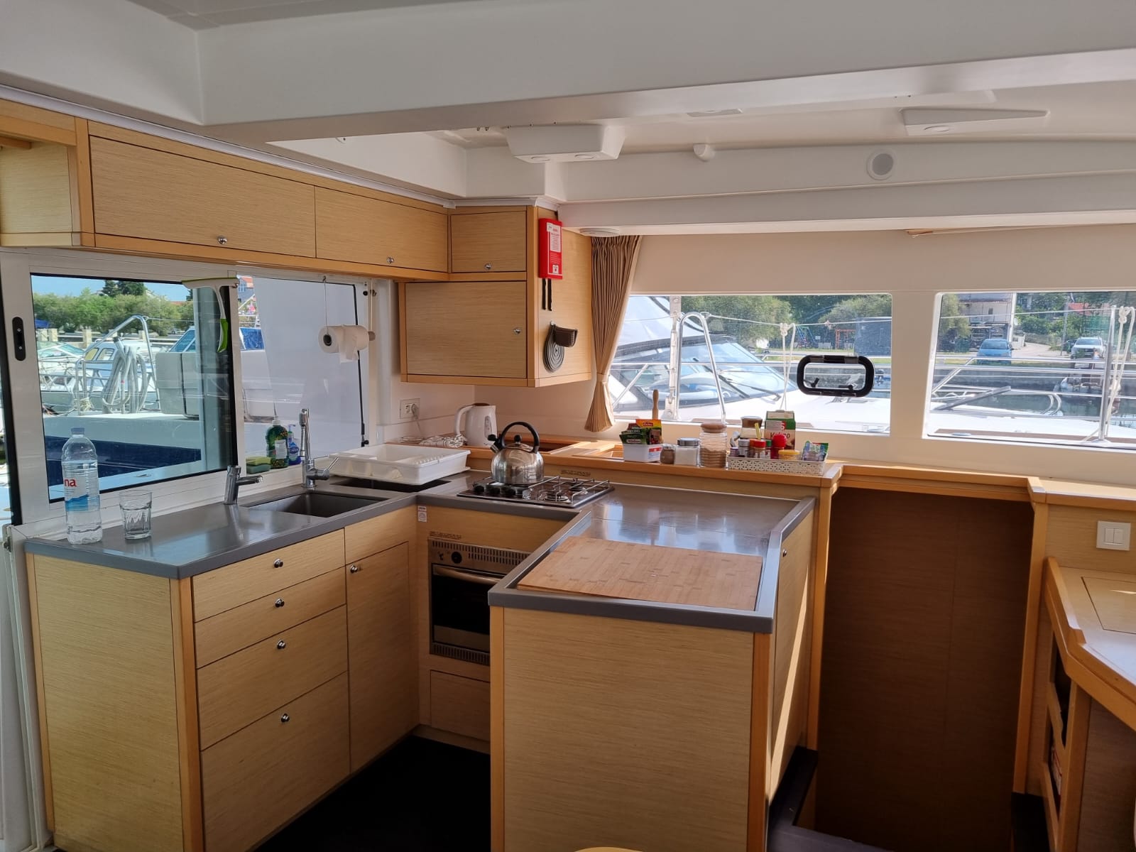 Lagoon 450 Sport — photo 7