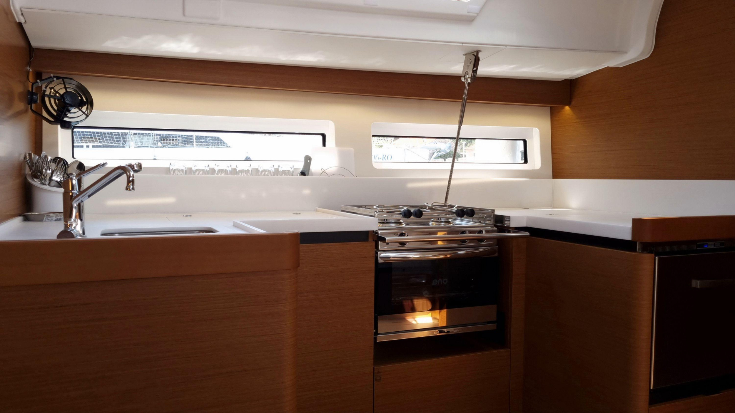 Sun Odyssey 490 — photo 2