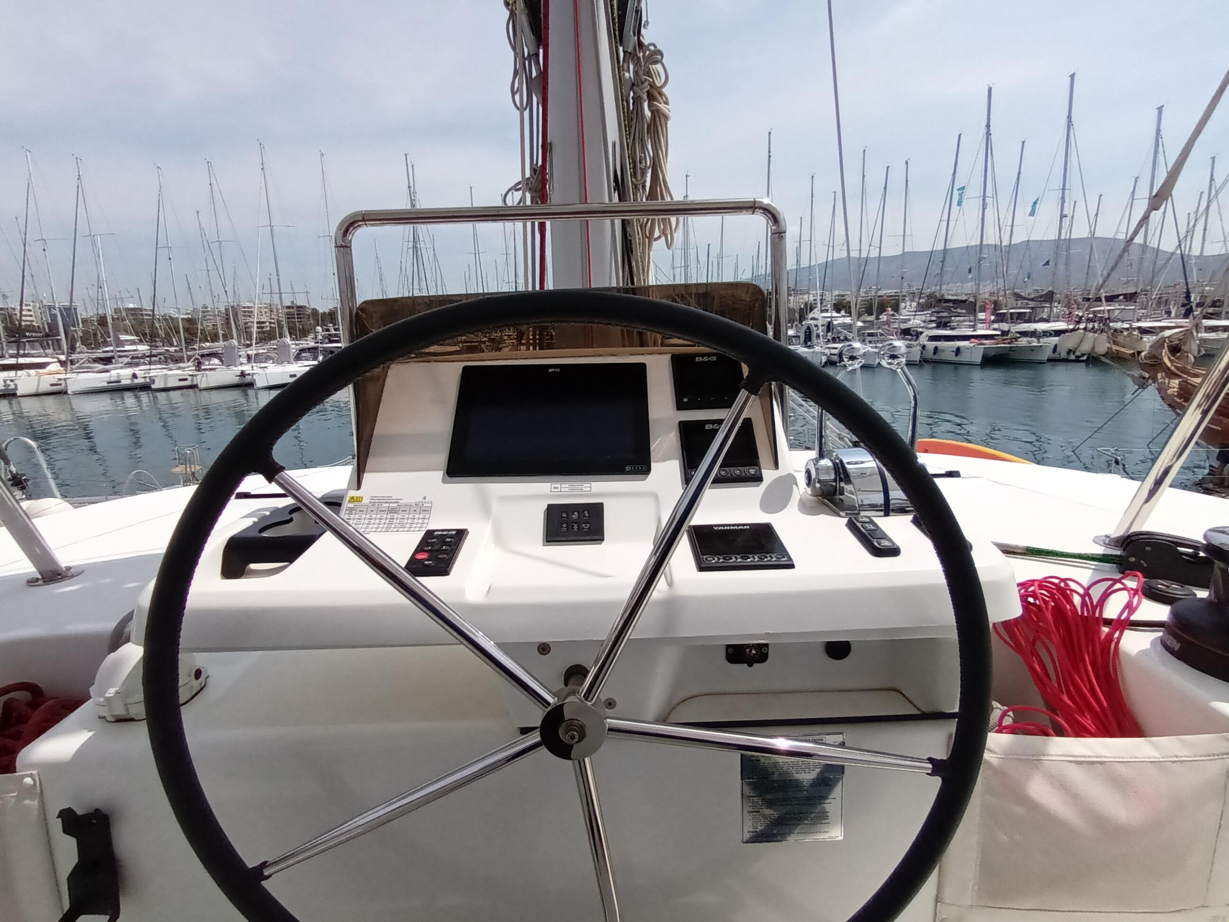 Lagoon 50 — photo 7