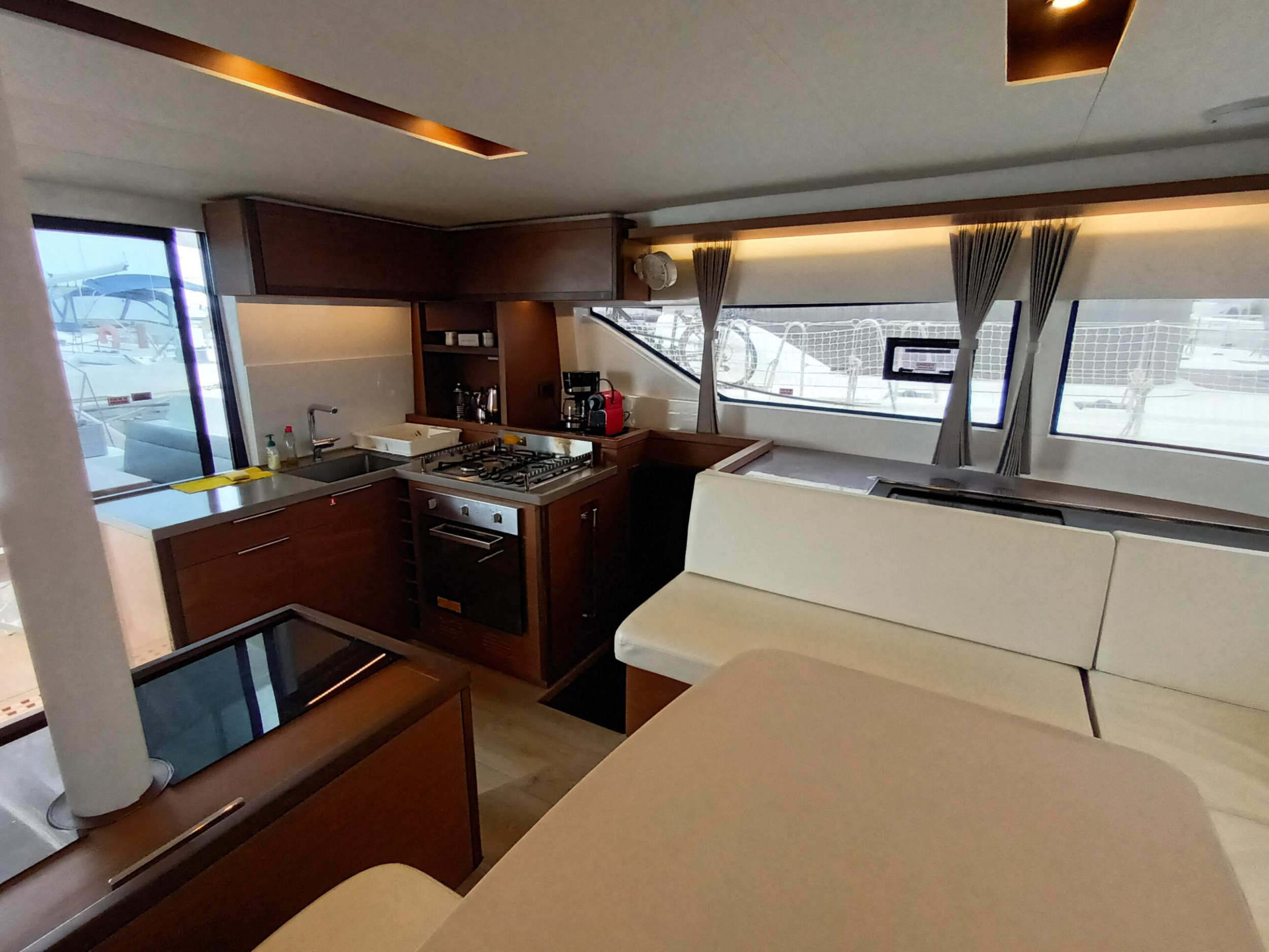 Lagoon 50 — photo 27