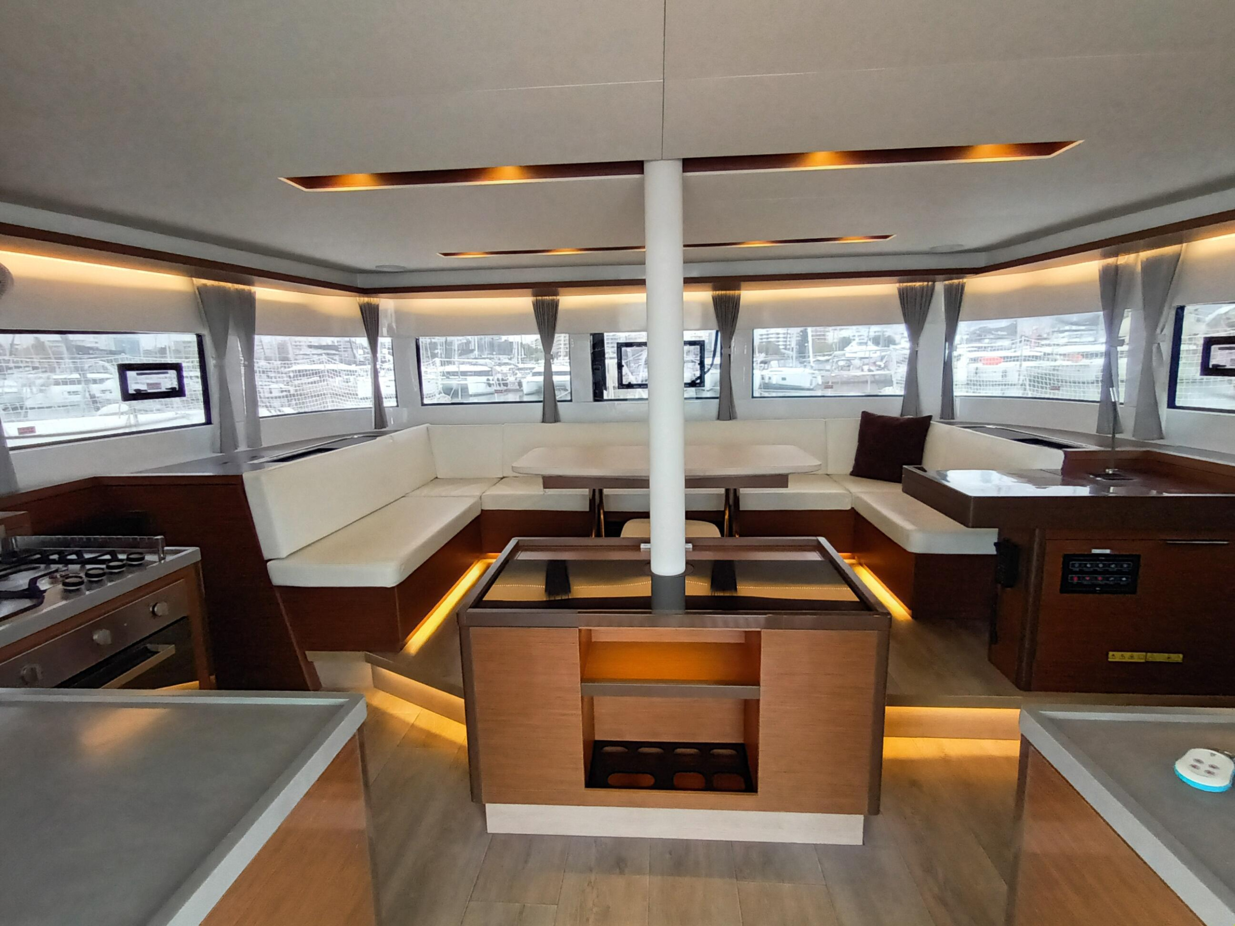 Lagoon 50 — photo 15