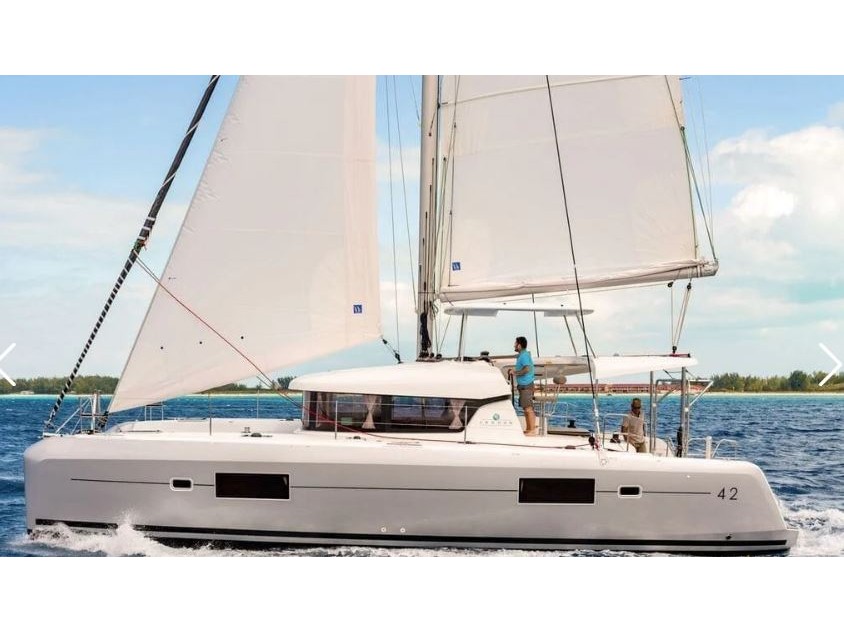 Lagoon 42 — photo 1