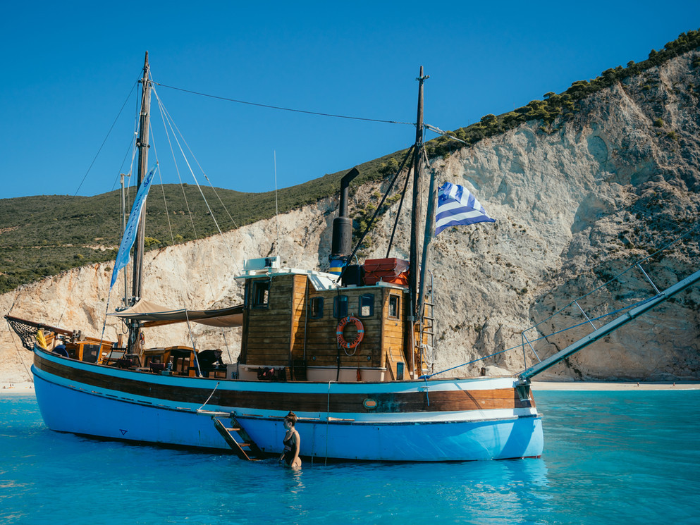 Wooden Trawler — photo 1