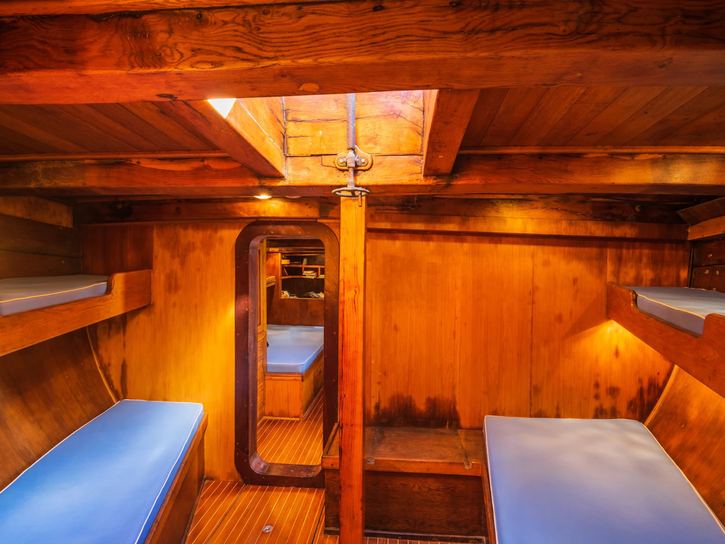 Wooden Trawler — photo 3