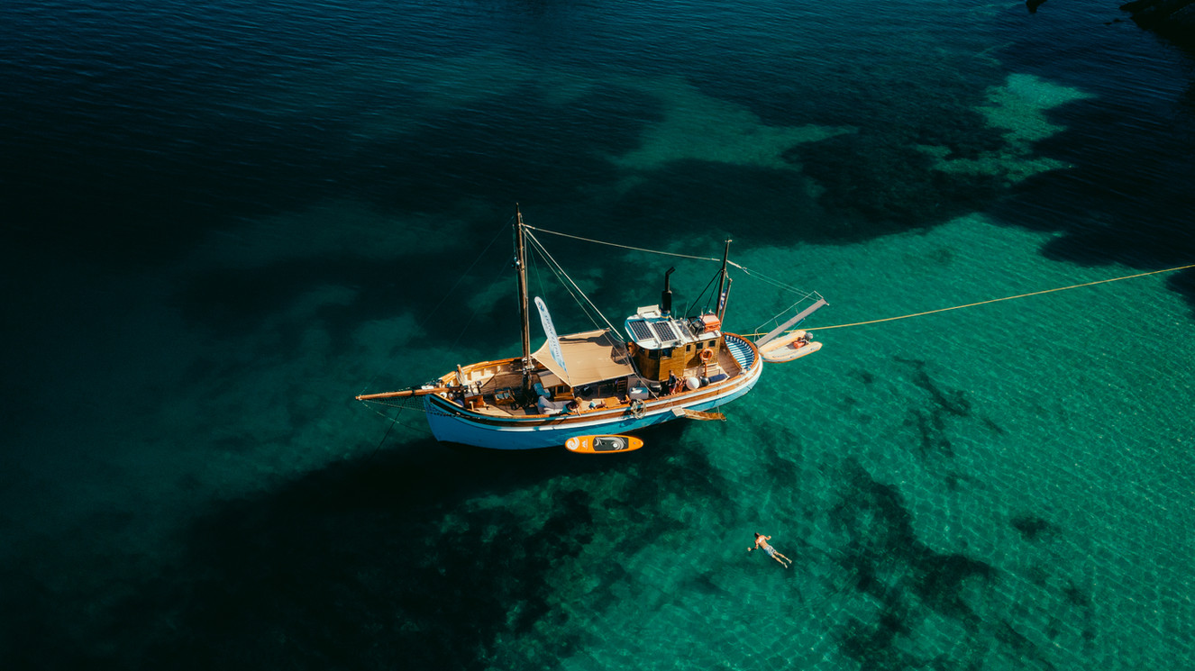 Wooden Trawler — photo 7