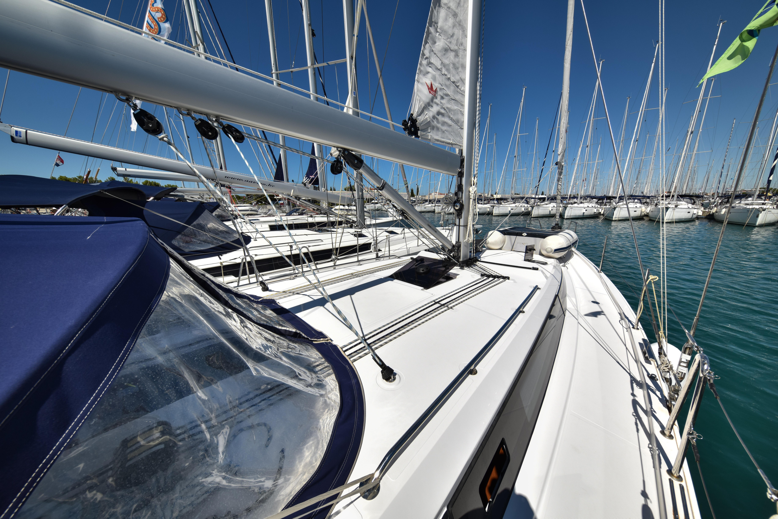 Bavaria C42 — photo 25