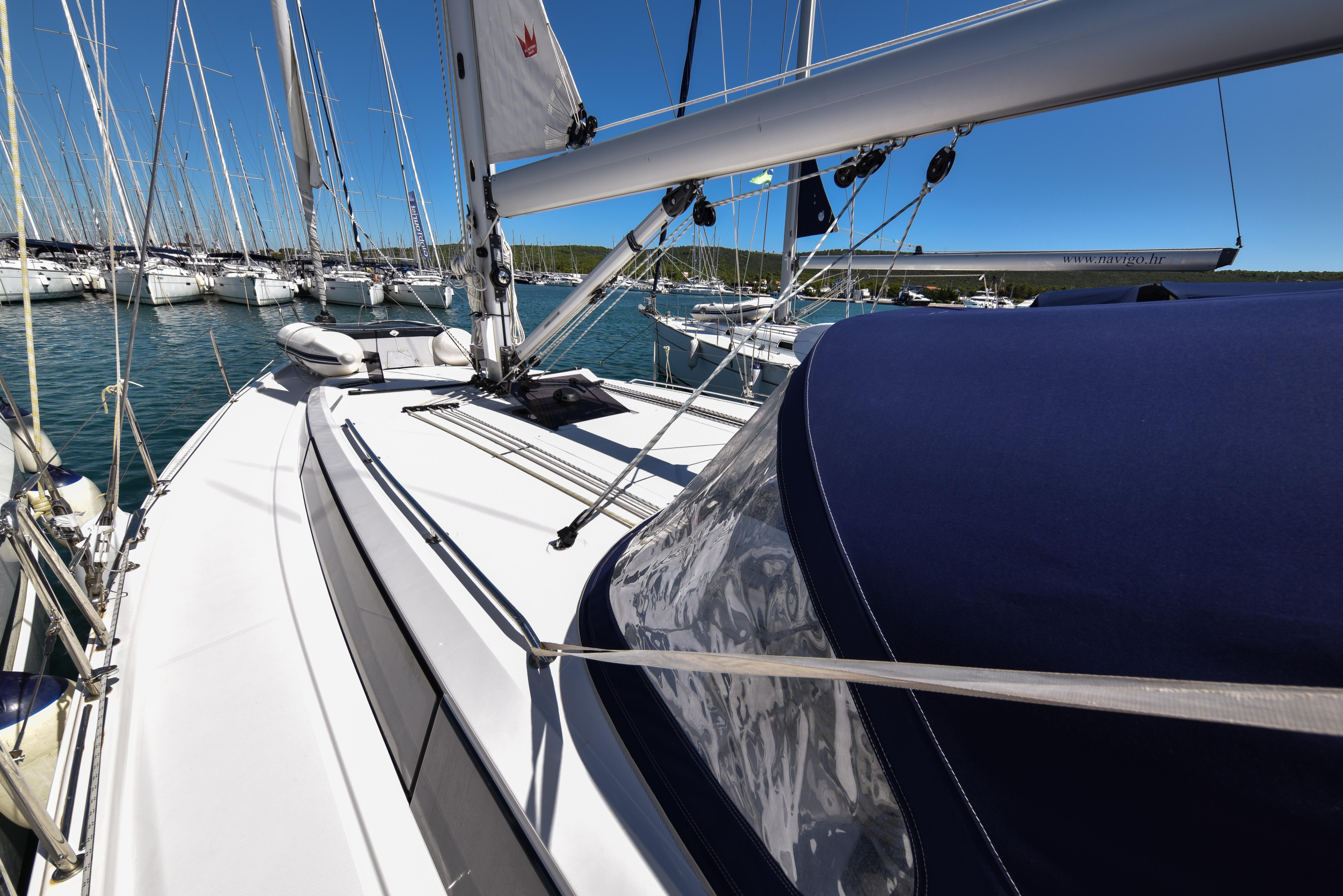 Bavaria C42 — photo 15
