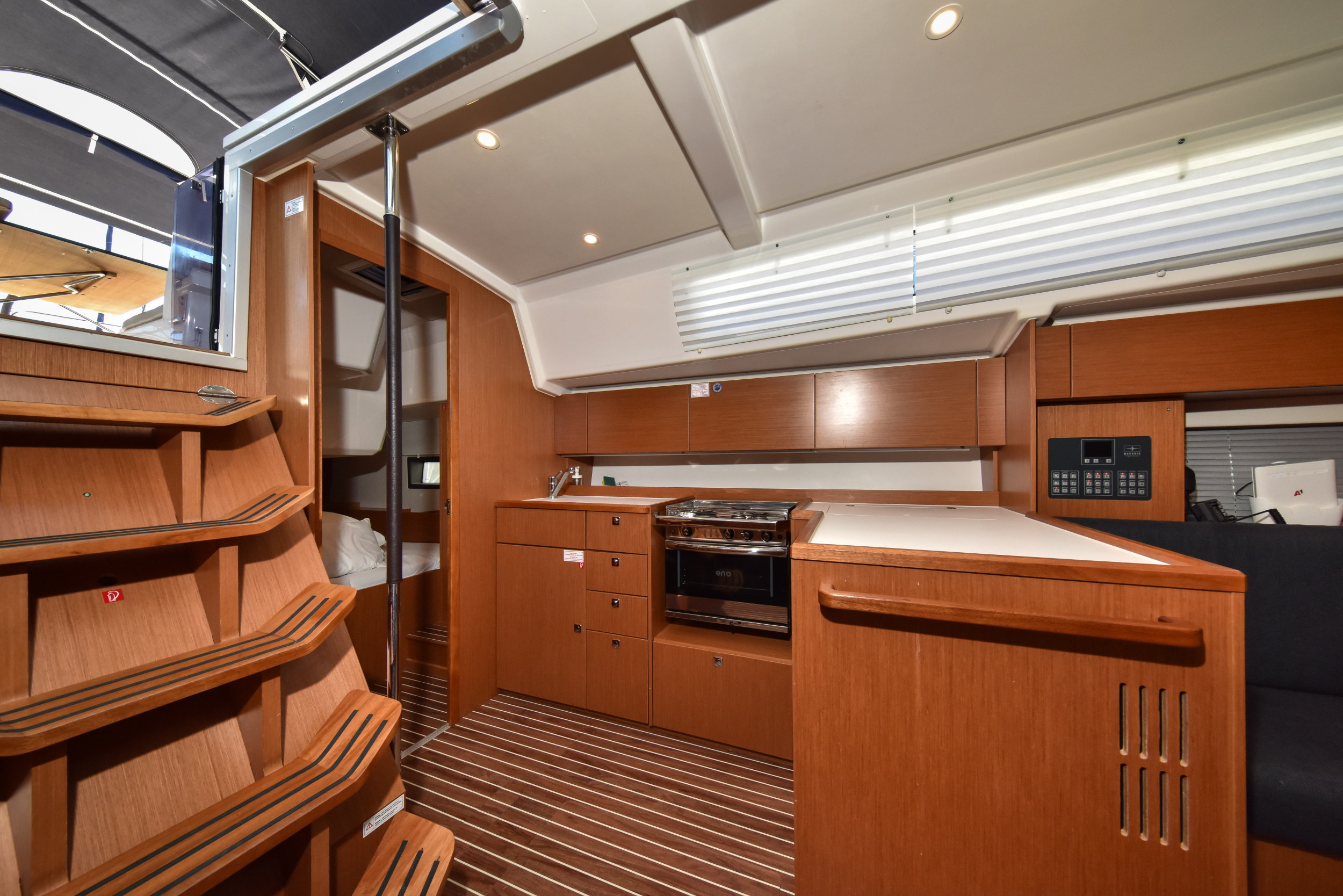 Bavaria C42 — photo 14