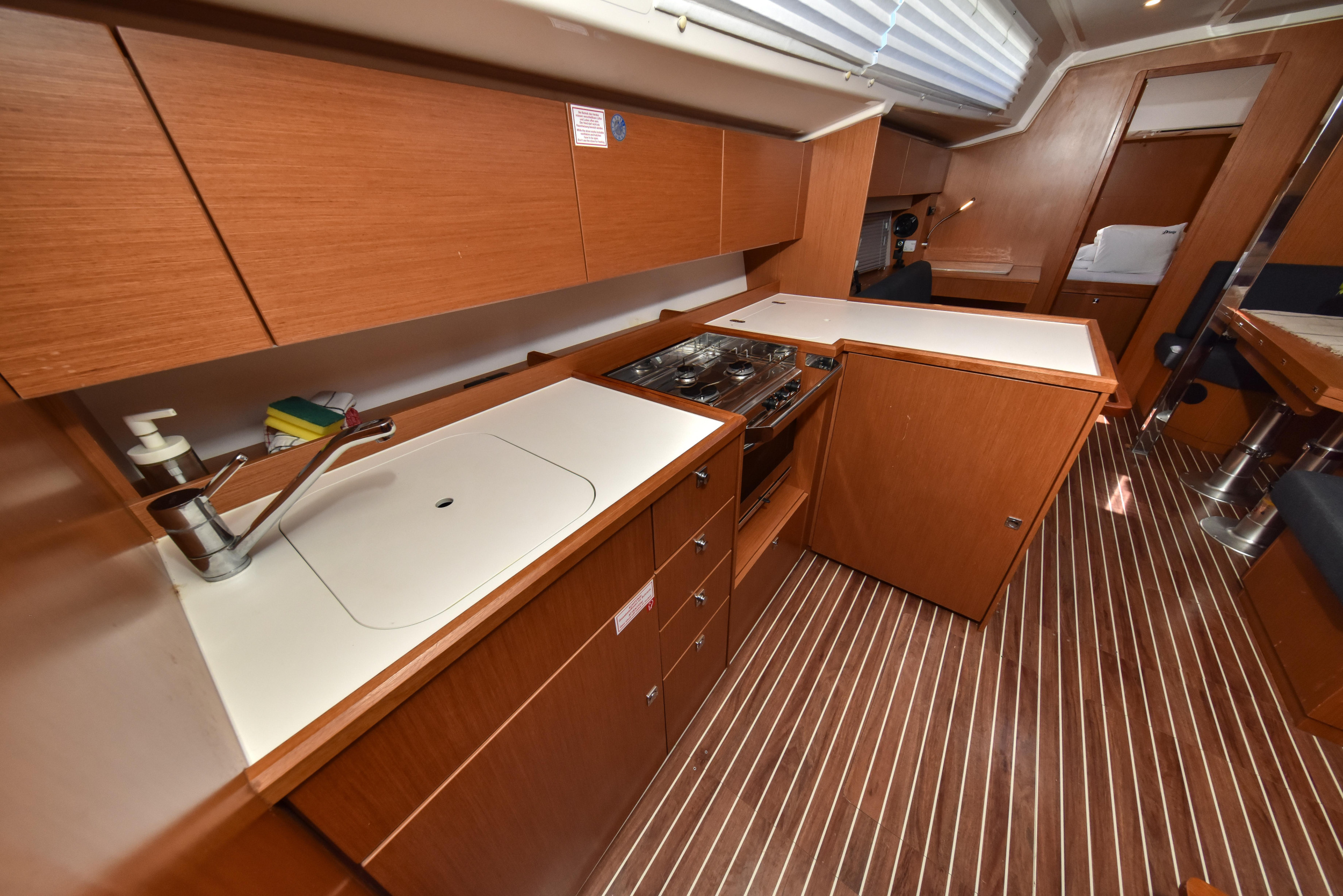 Bavaria C42 — photo 30