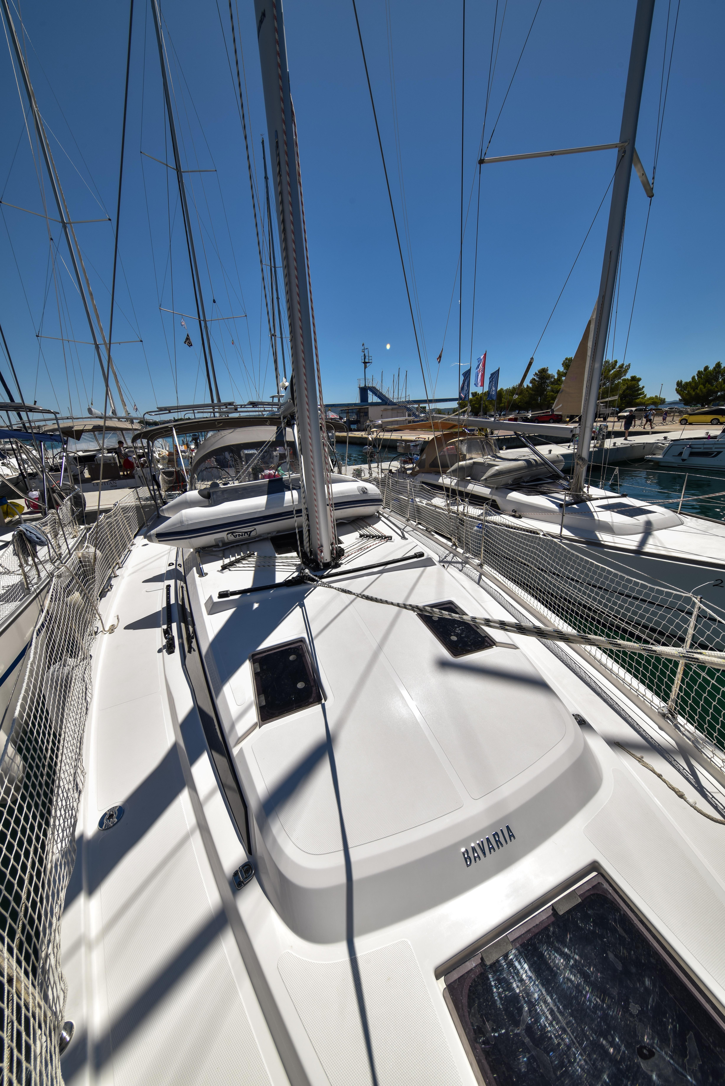 Bavaria C38 — photo 20