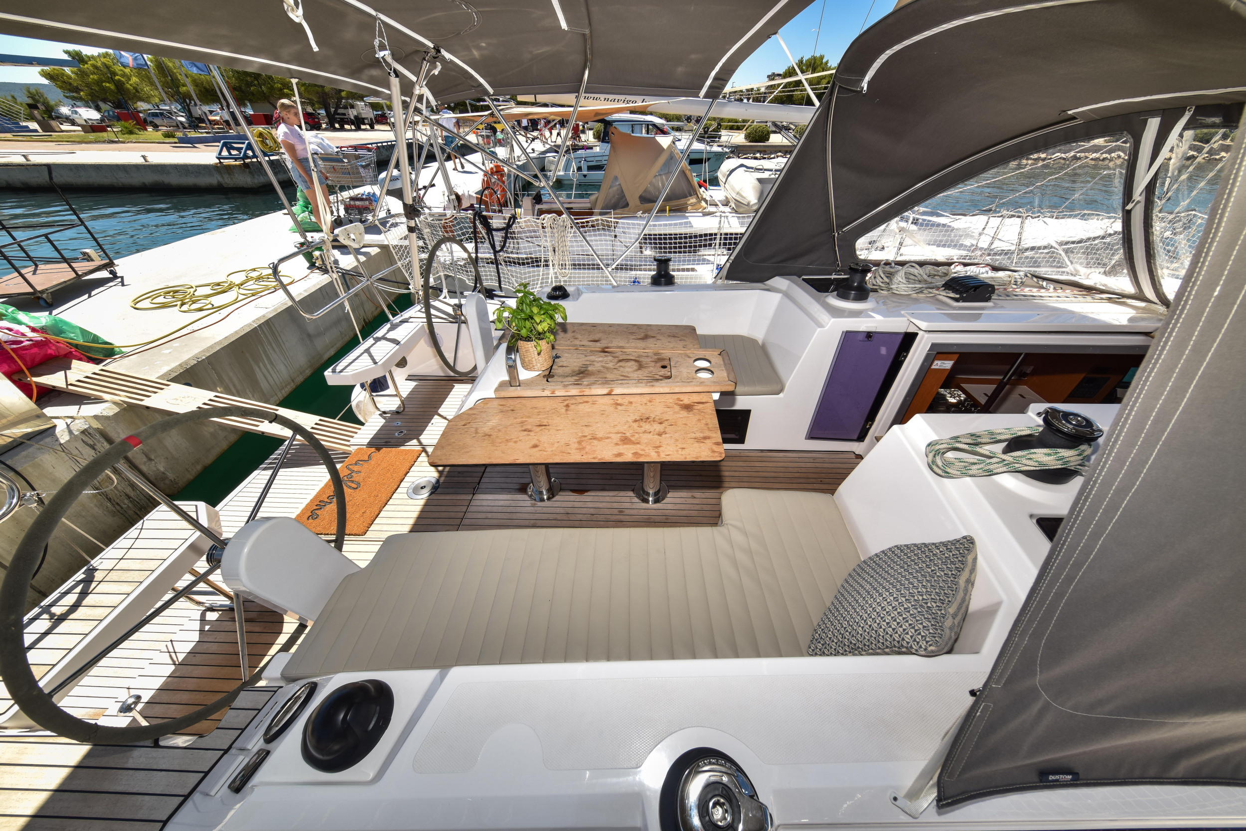 Bavaria C38 — photo 6