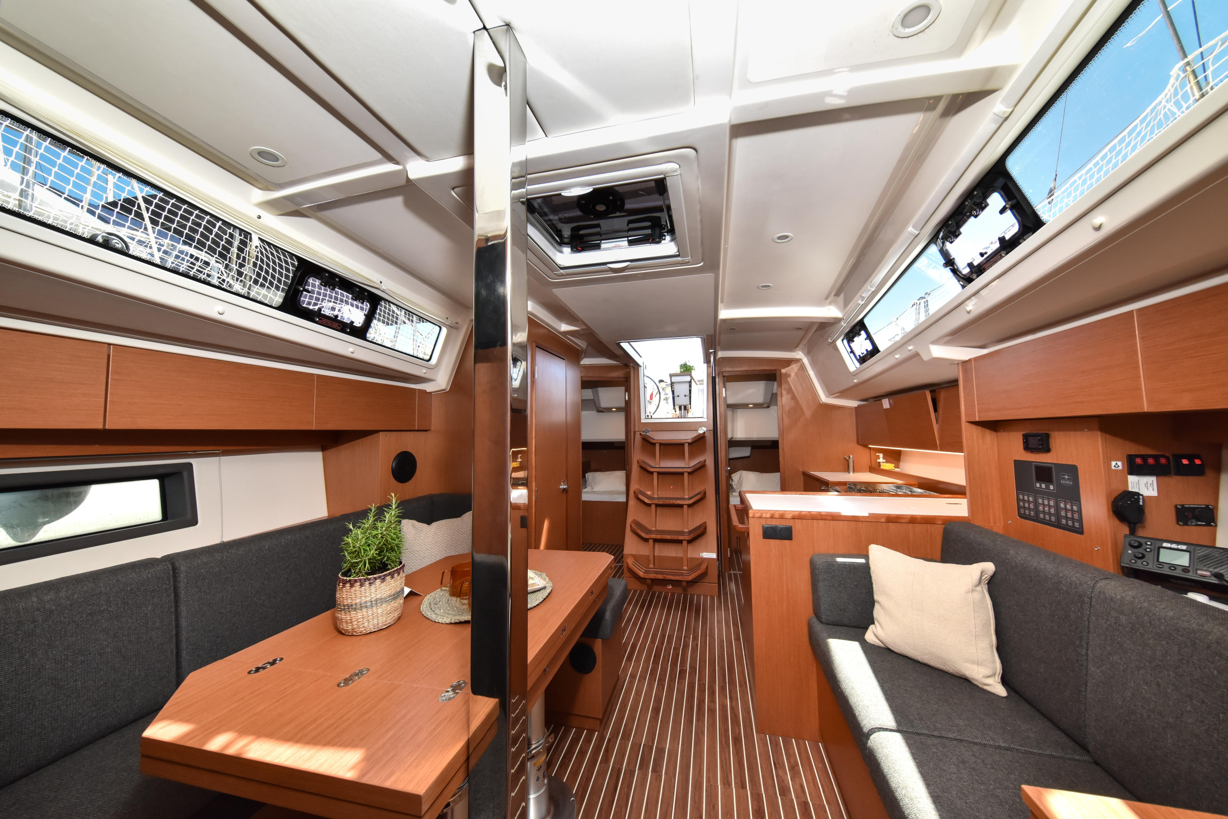 Bavaria C38 — photo 29