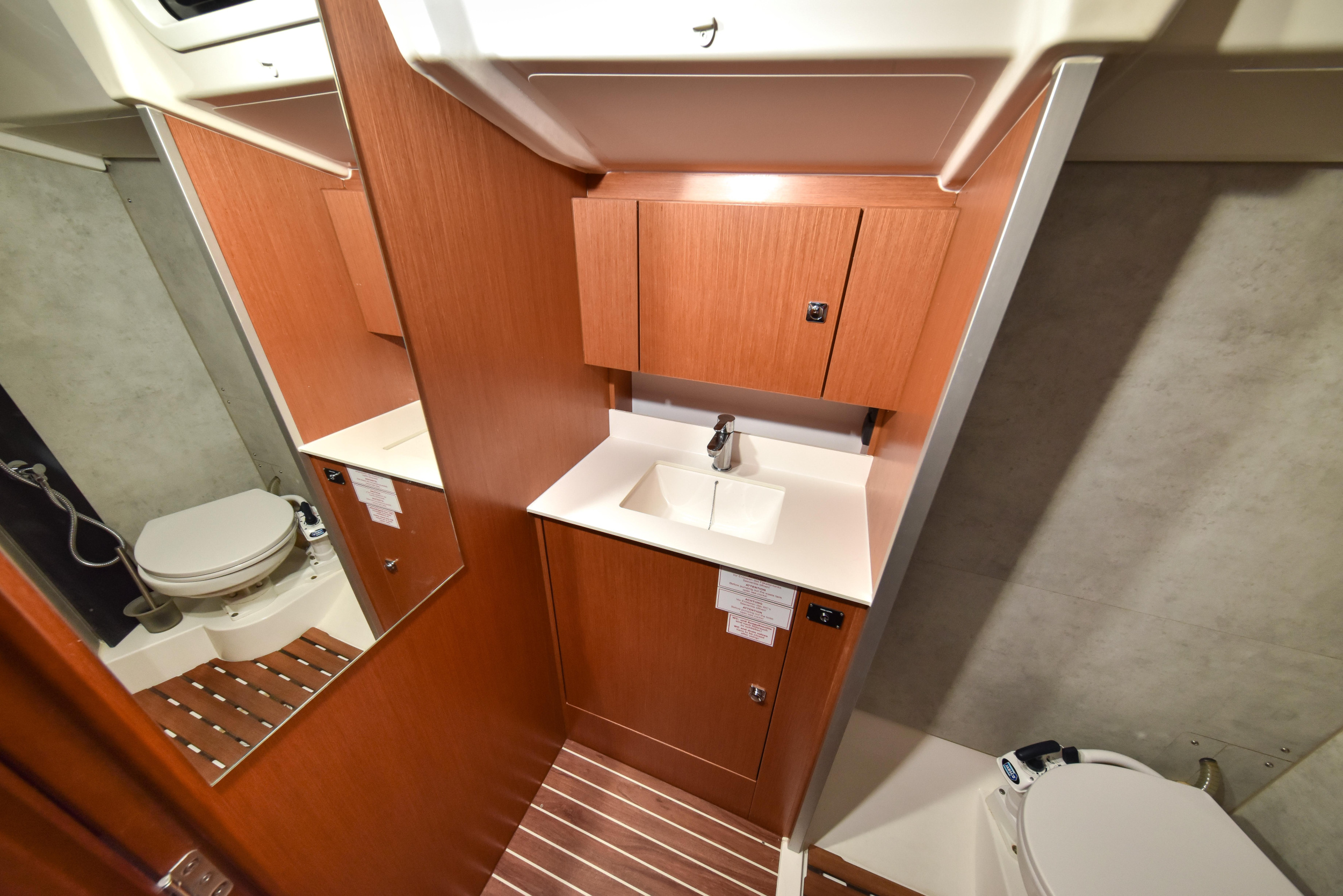 Bavaria C38 — photo 14