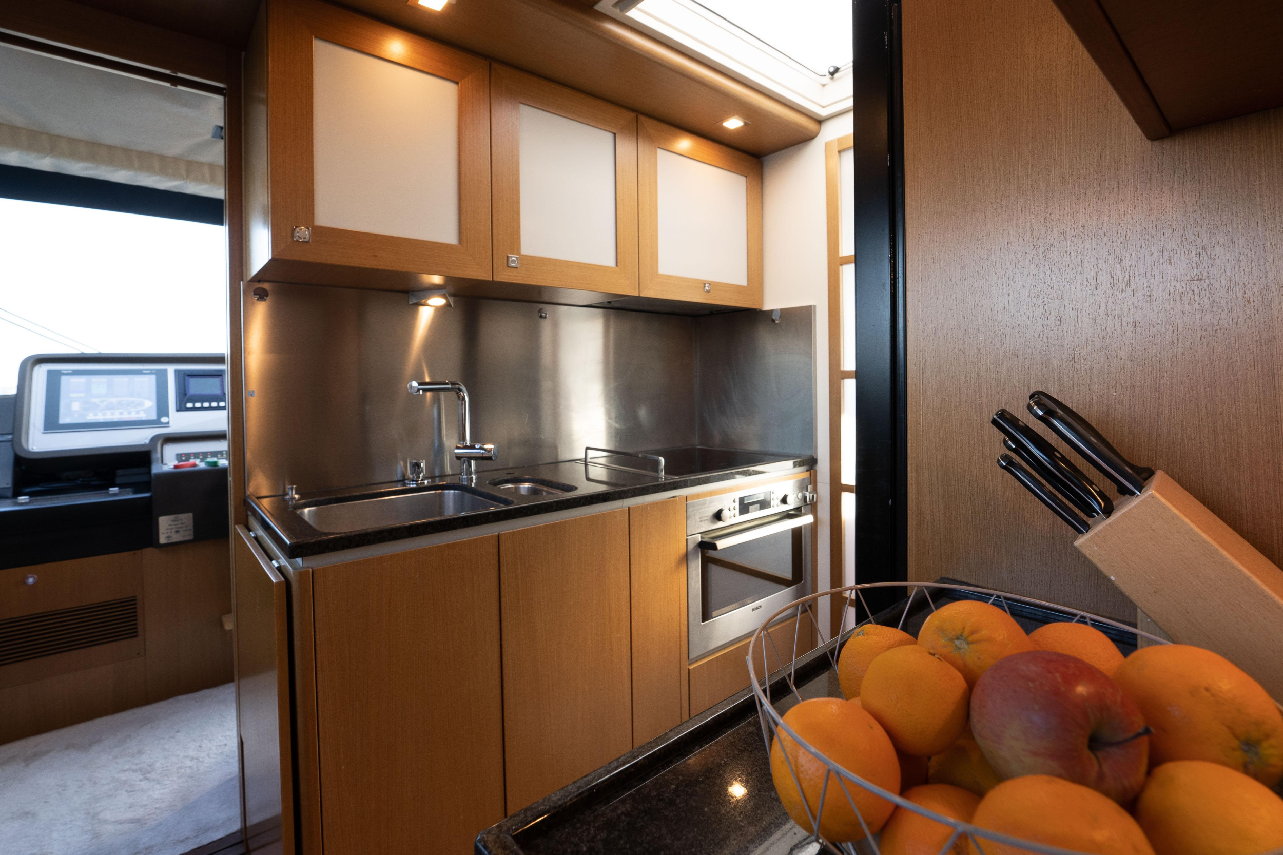 Ferretti 780 — photo 9