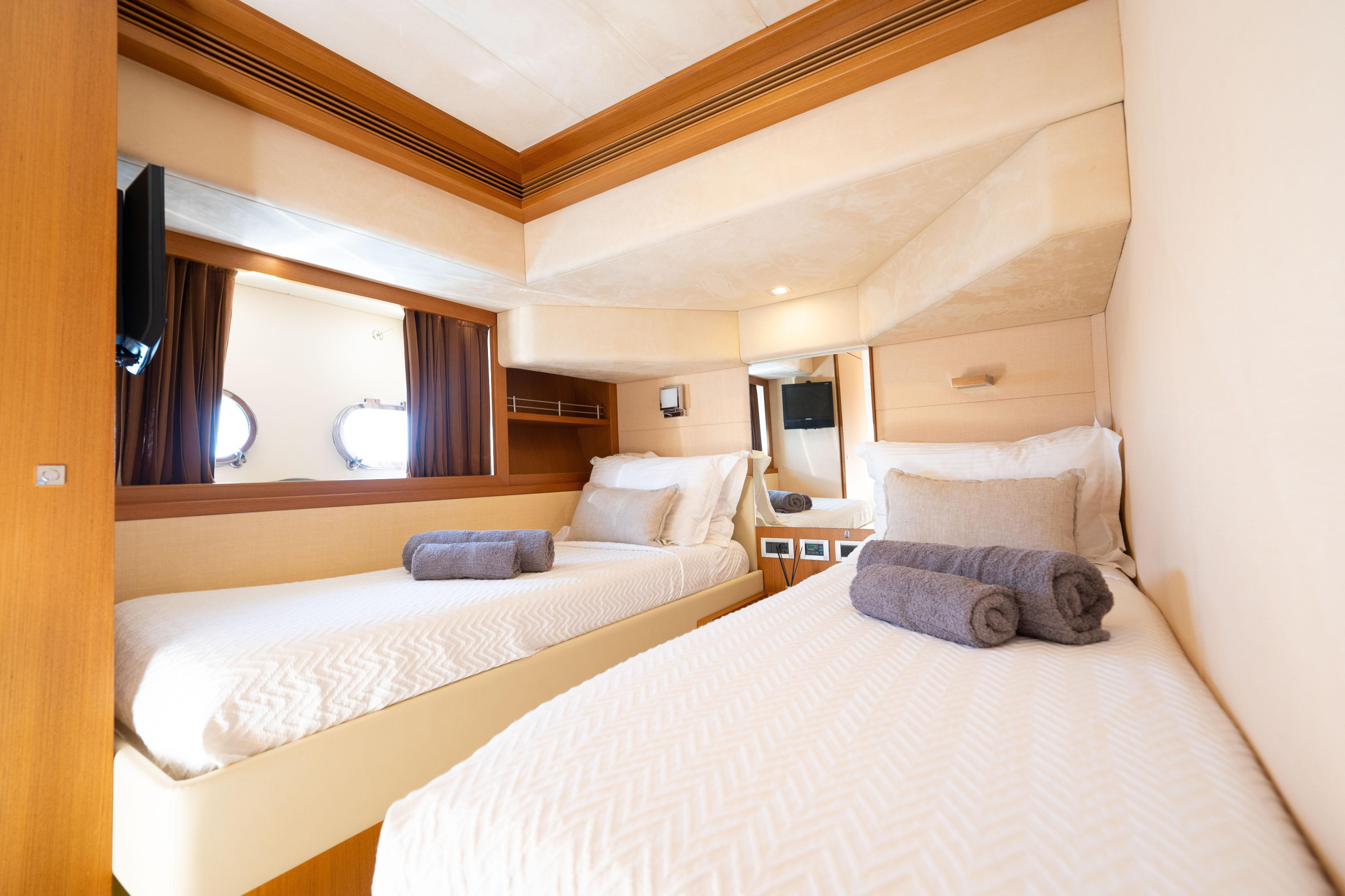 Ferretti 780 — photo 17