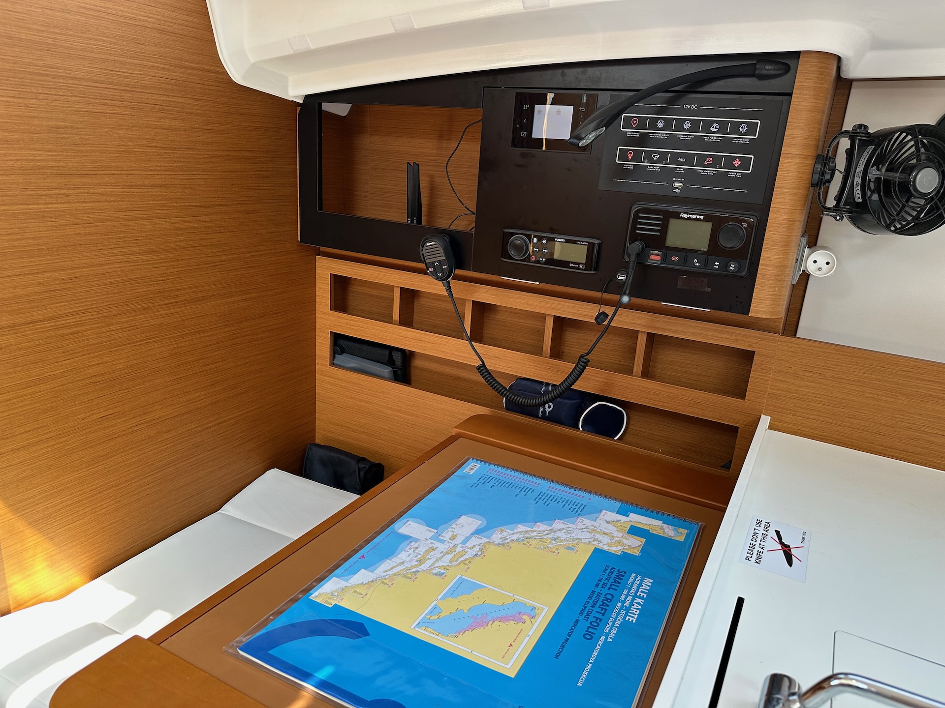 Sun Odyssey 410 — photo 13