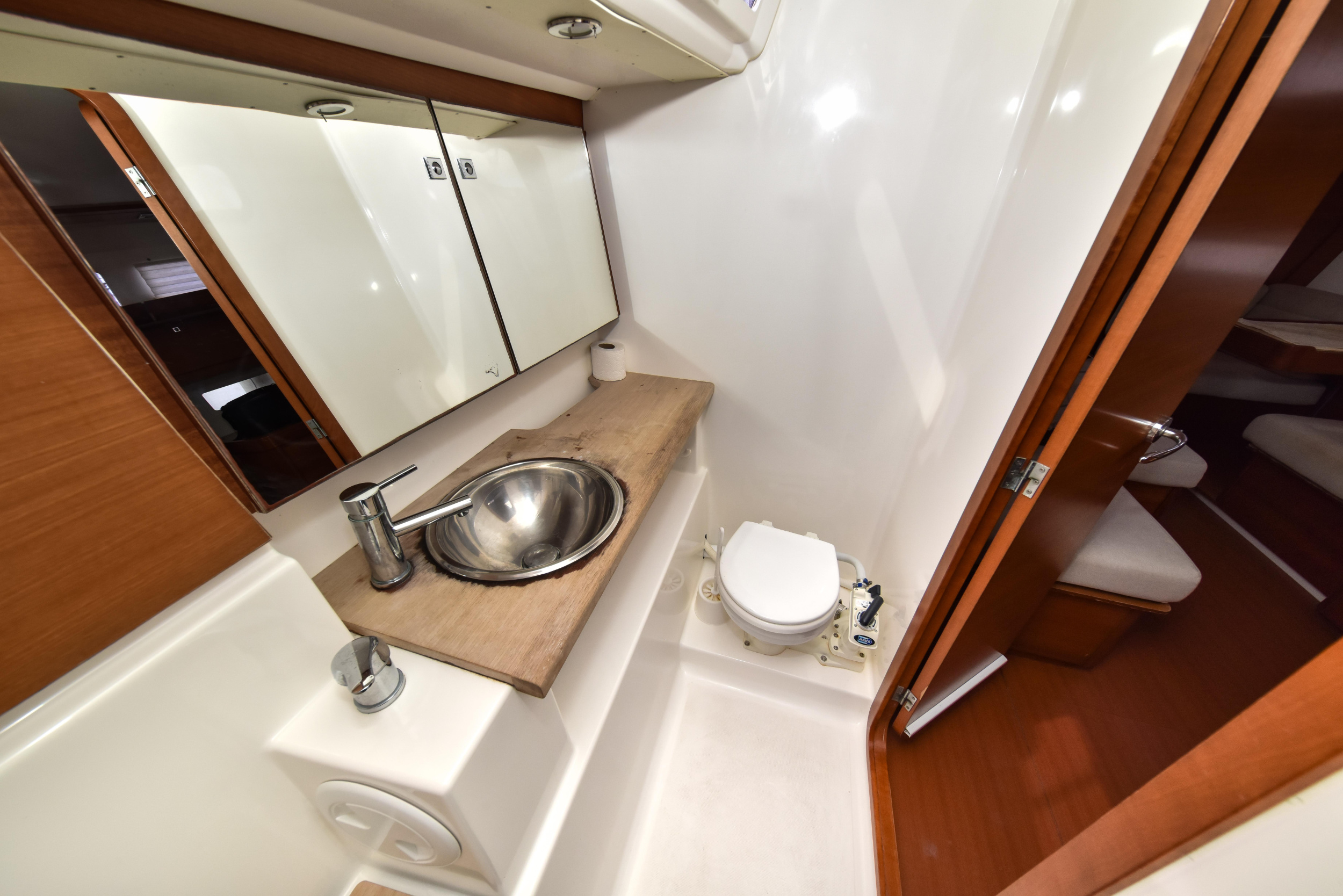 Dufour 410 GL — photo 33