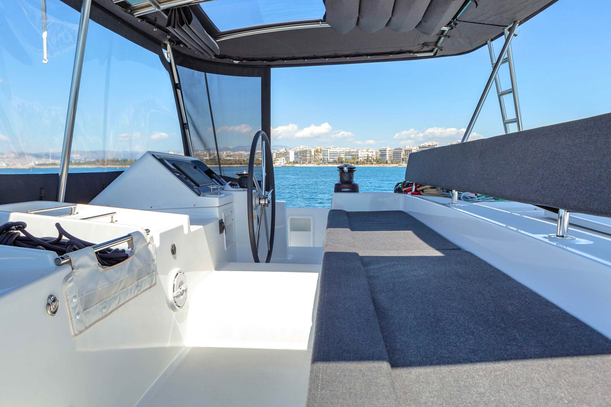 Lagoon 450 Flybridge — photo 4