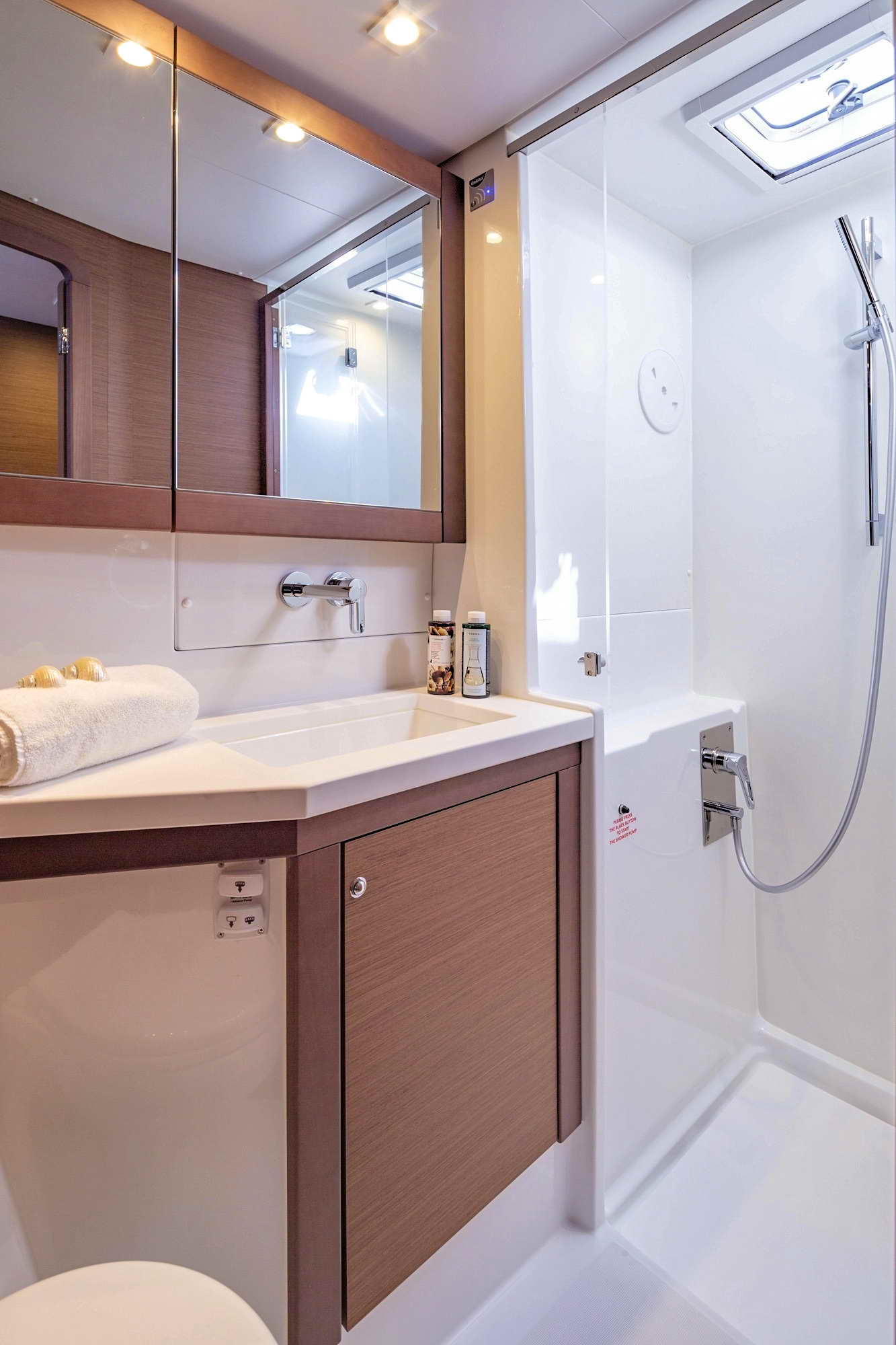 Lagoon 450 Flybridge — photo 11