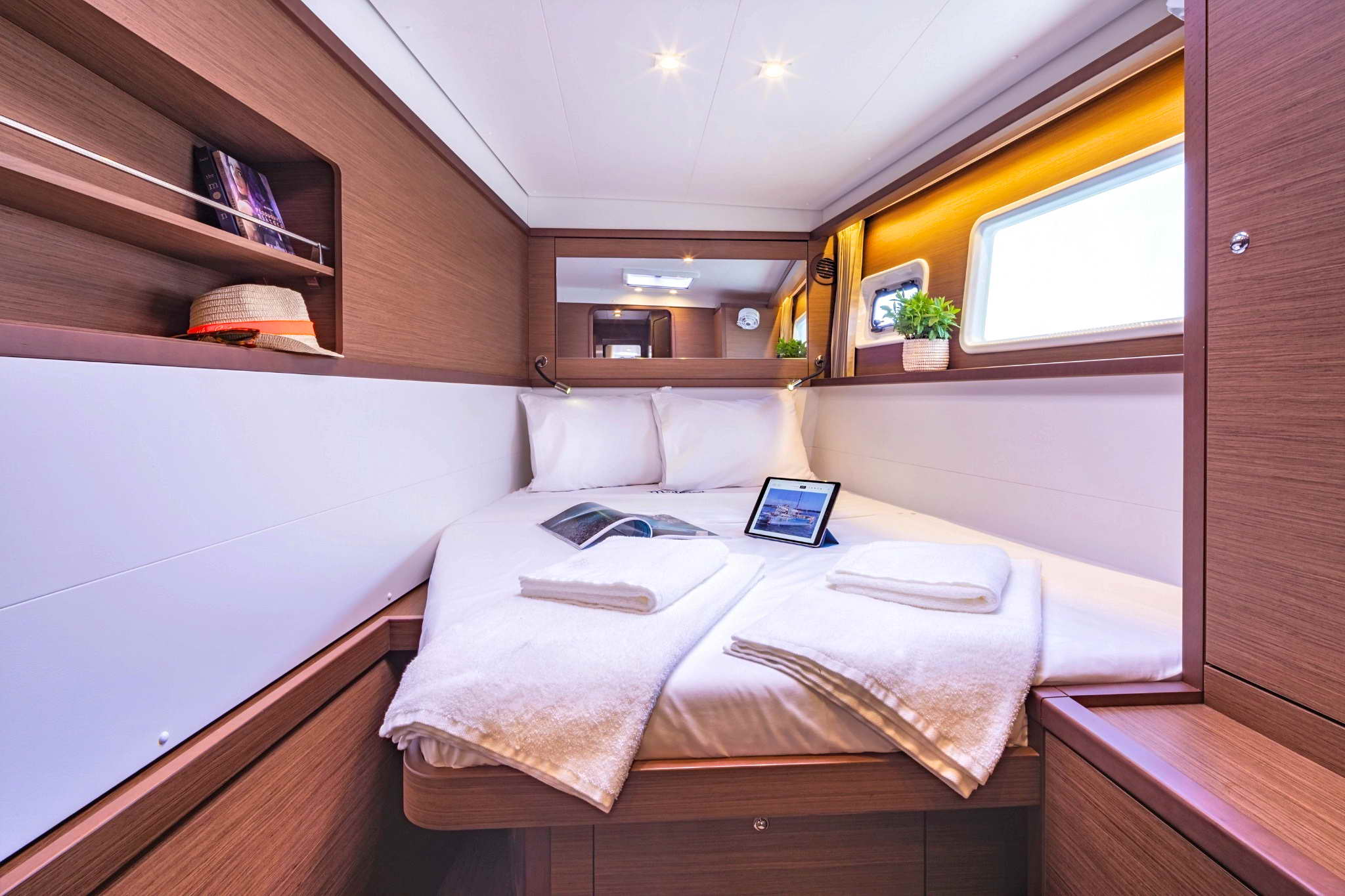 Lagoon 450 Flybridge — photo 8