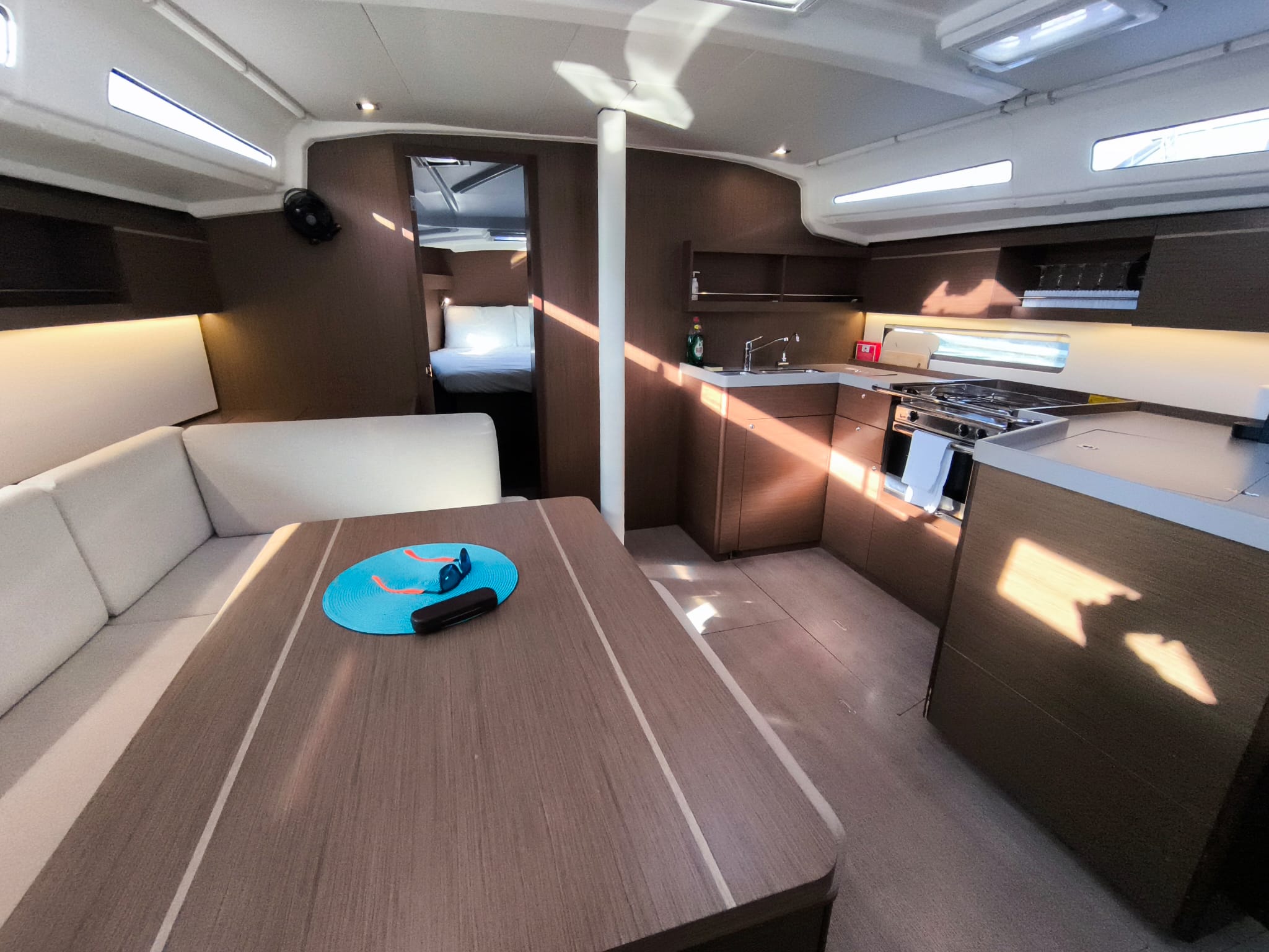 Oceanis 40.1 — photo 11