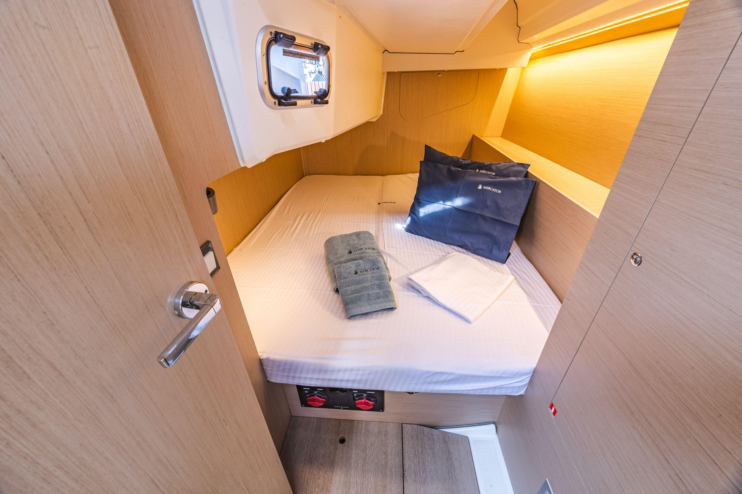 Oceanis 37.1 — photo 44
