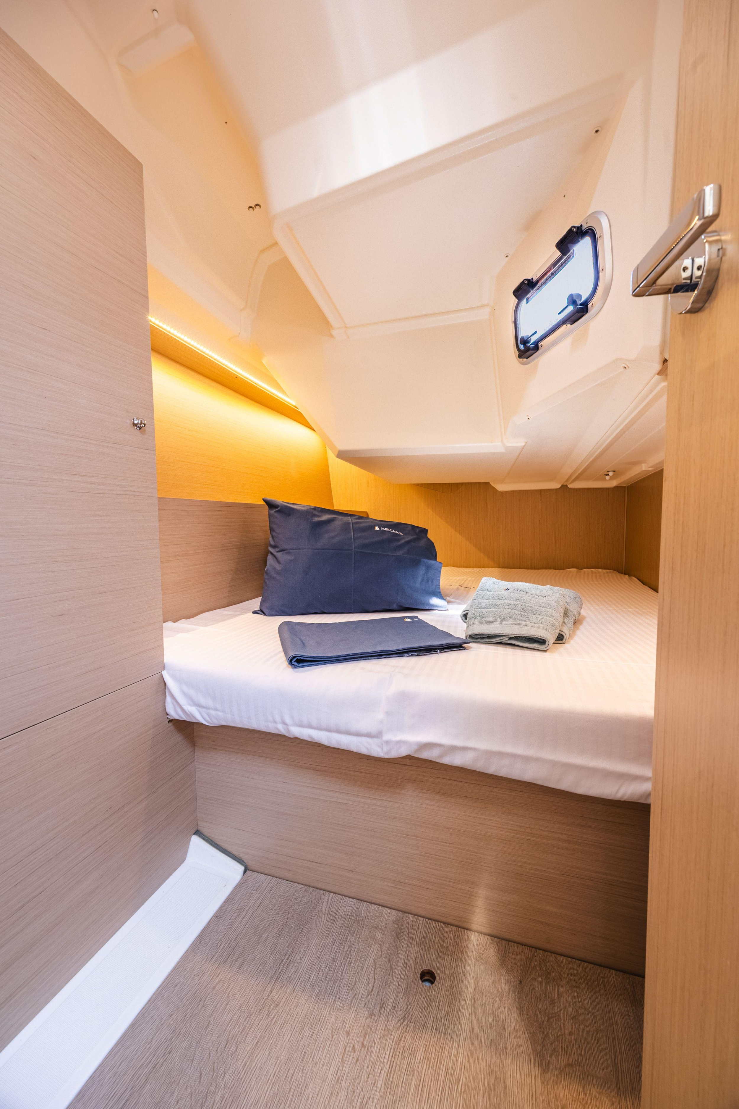 Oceanis 37.1 — photo 42