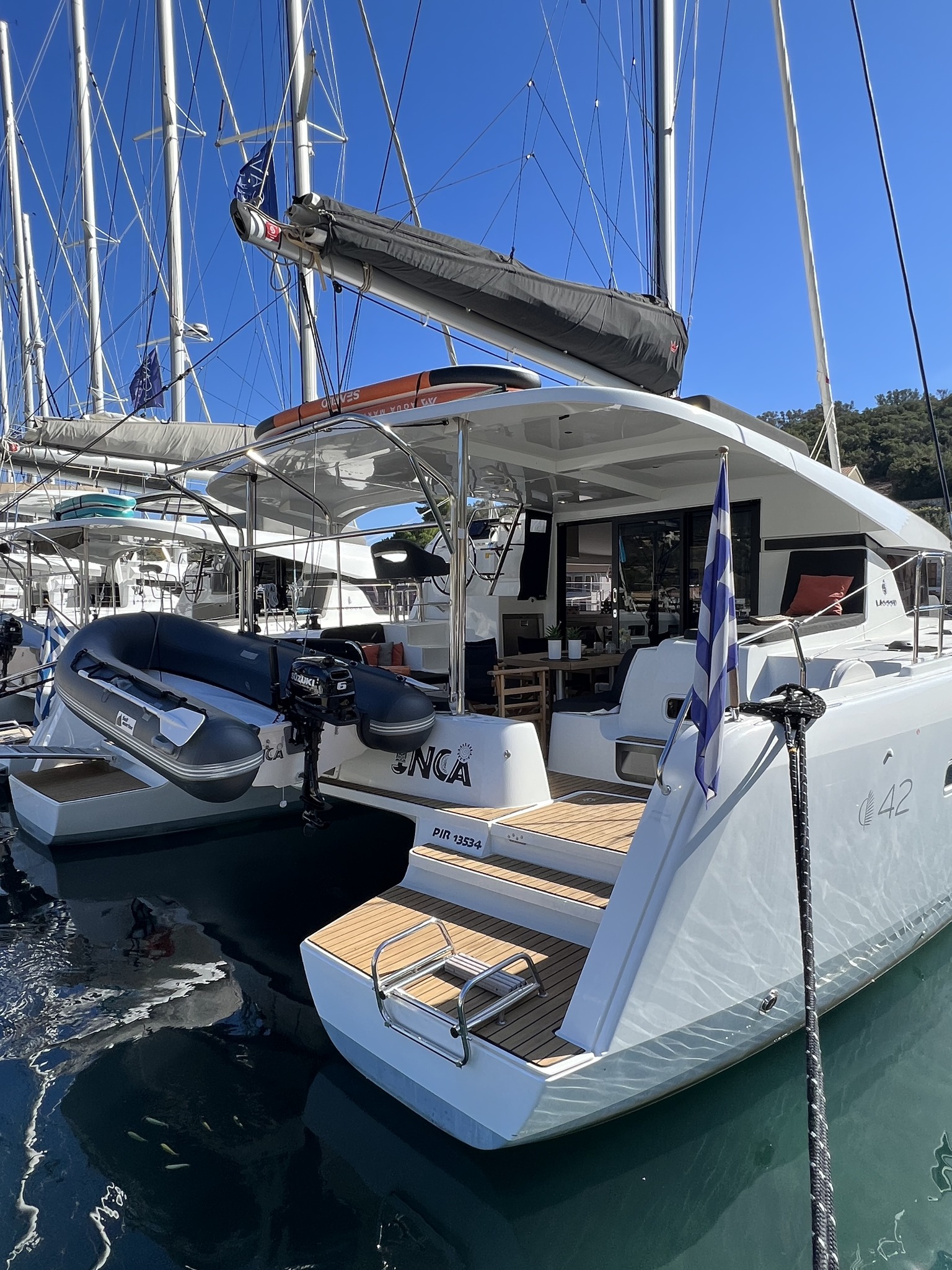 Lagoon 42 — photo 10